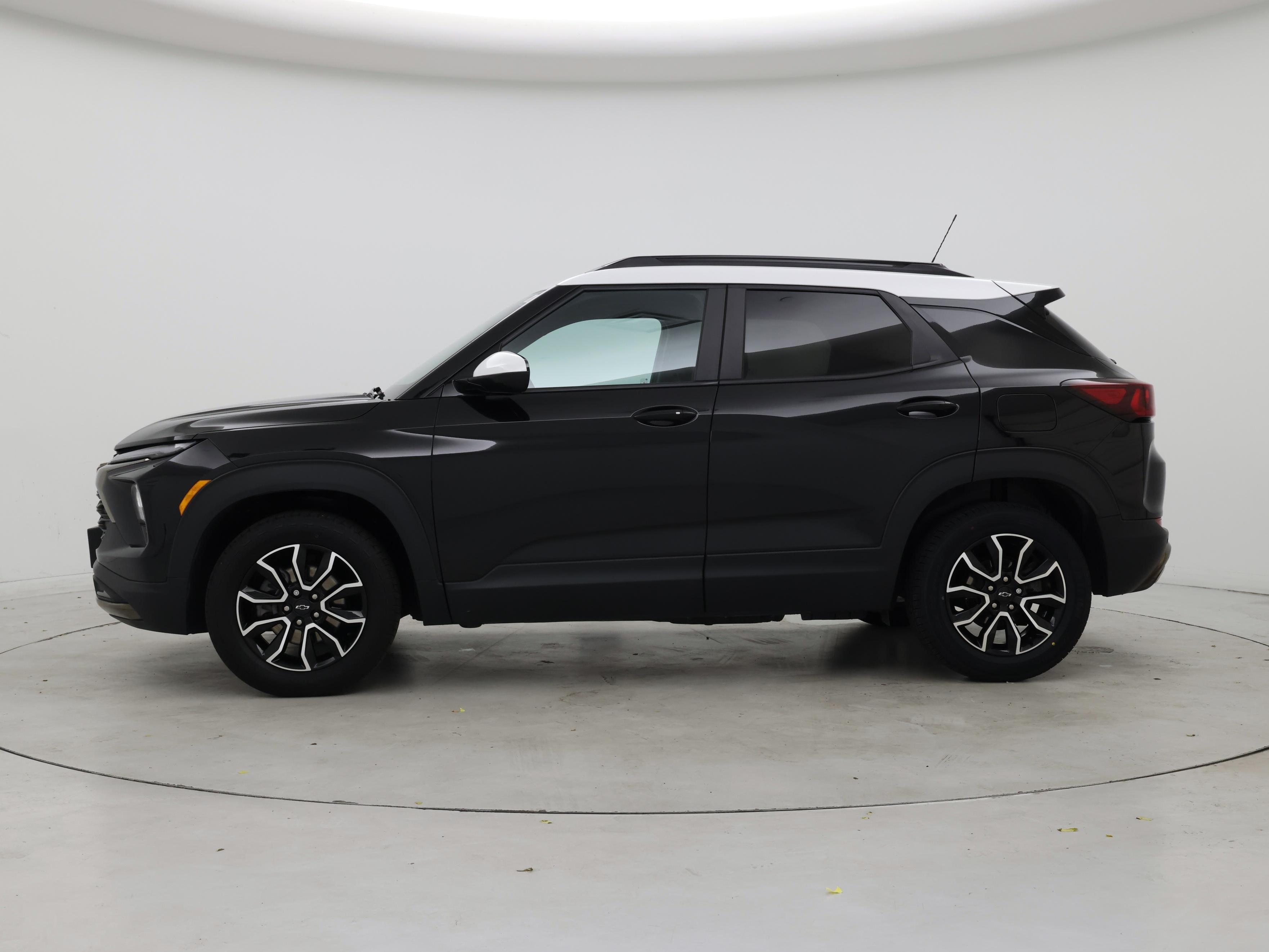 Thumbnail: 2024 Chevrolet TrailBlazer - 3
