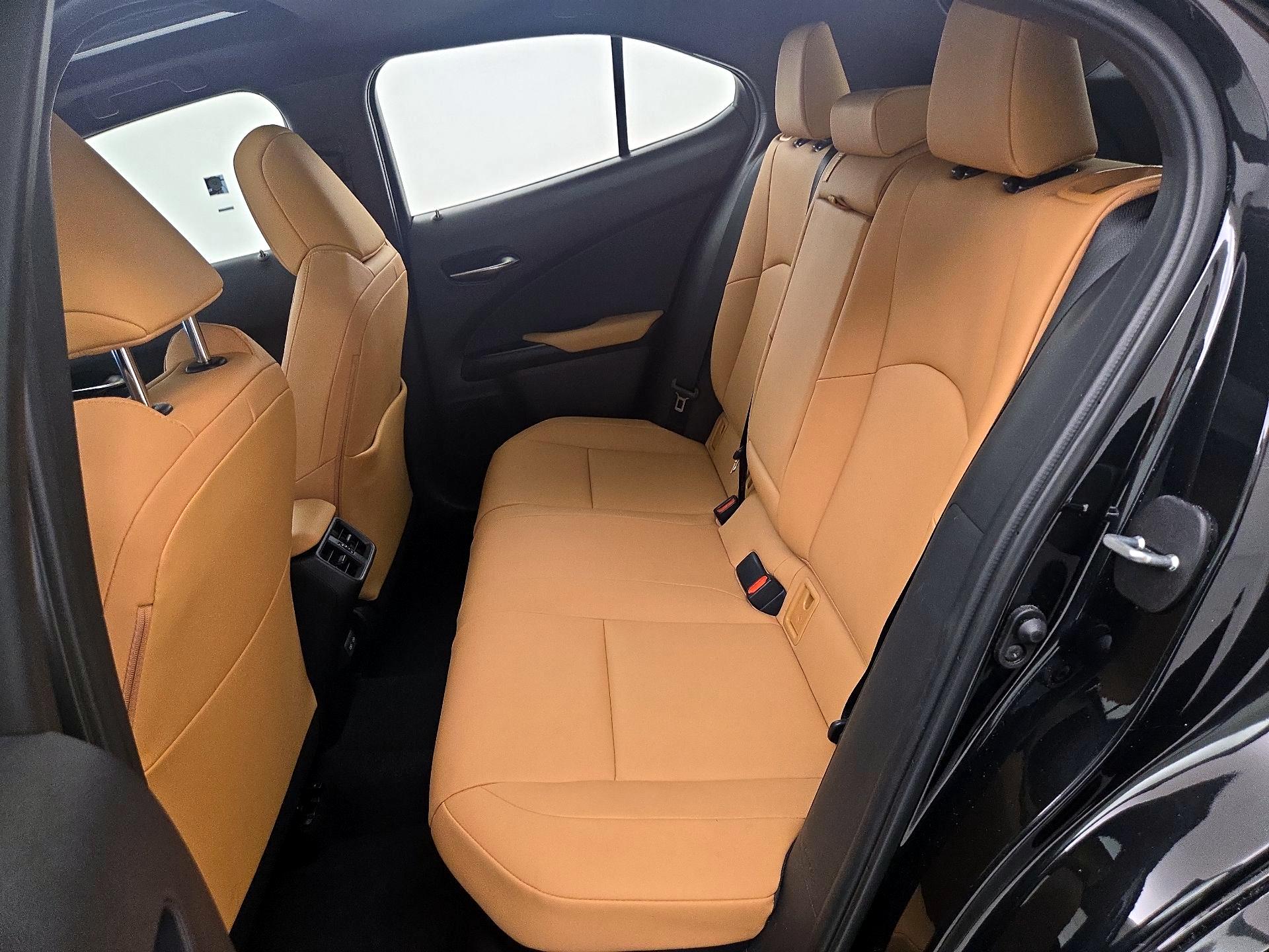 Thumbnail: 2023 Lexus UX - 20