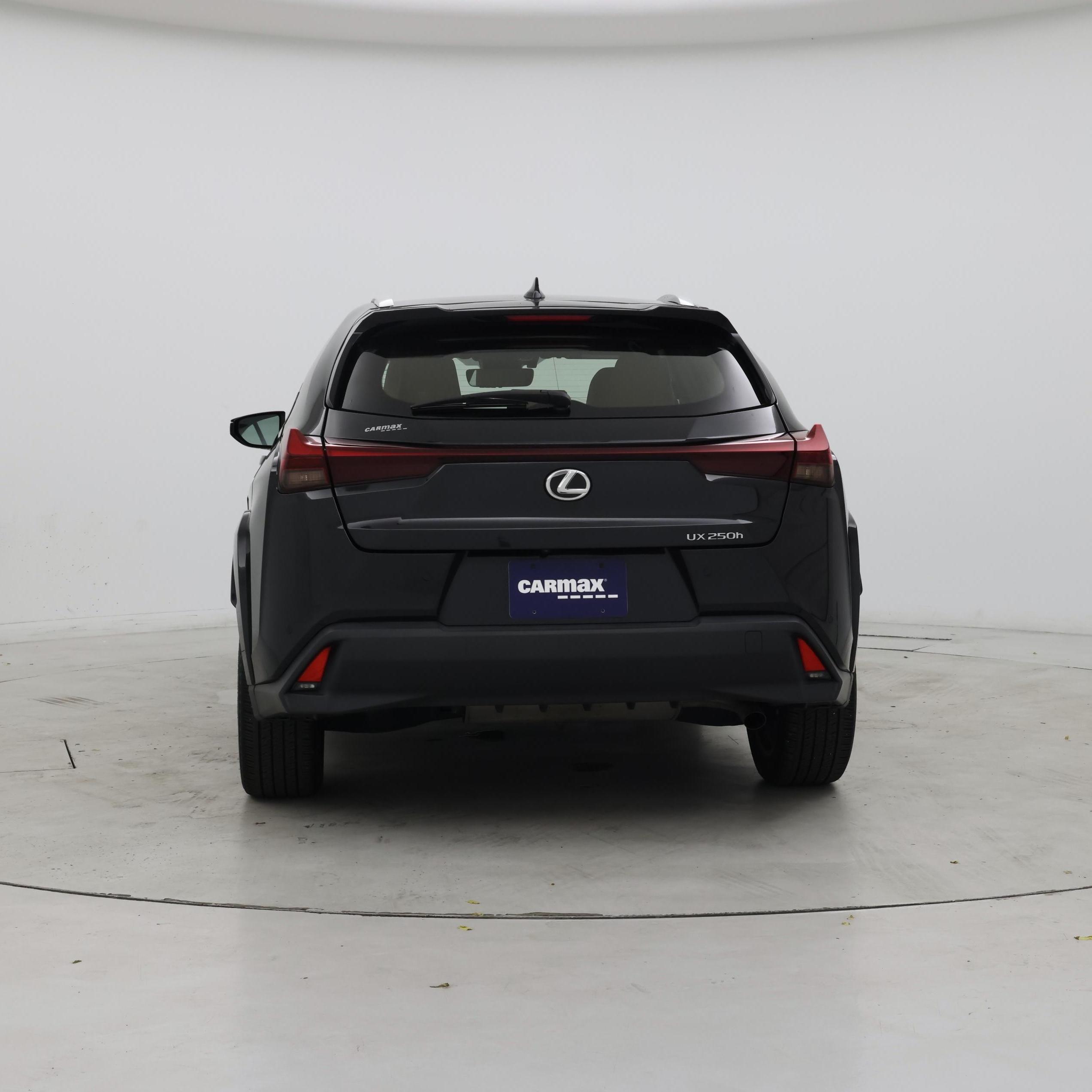 Thumbnail: 2023 Lexus UX - 6