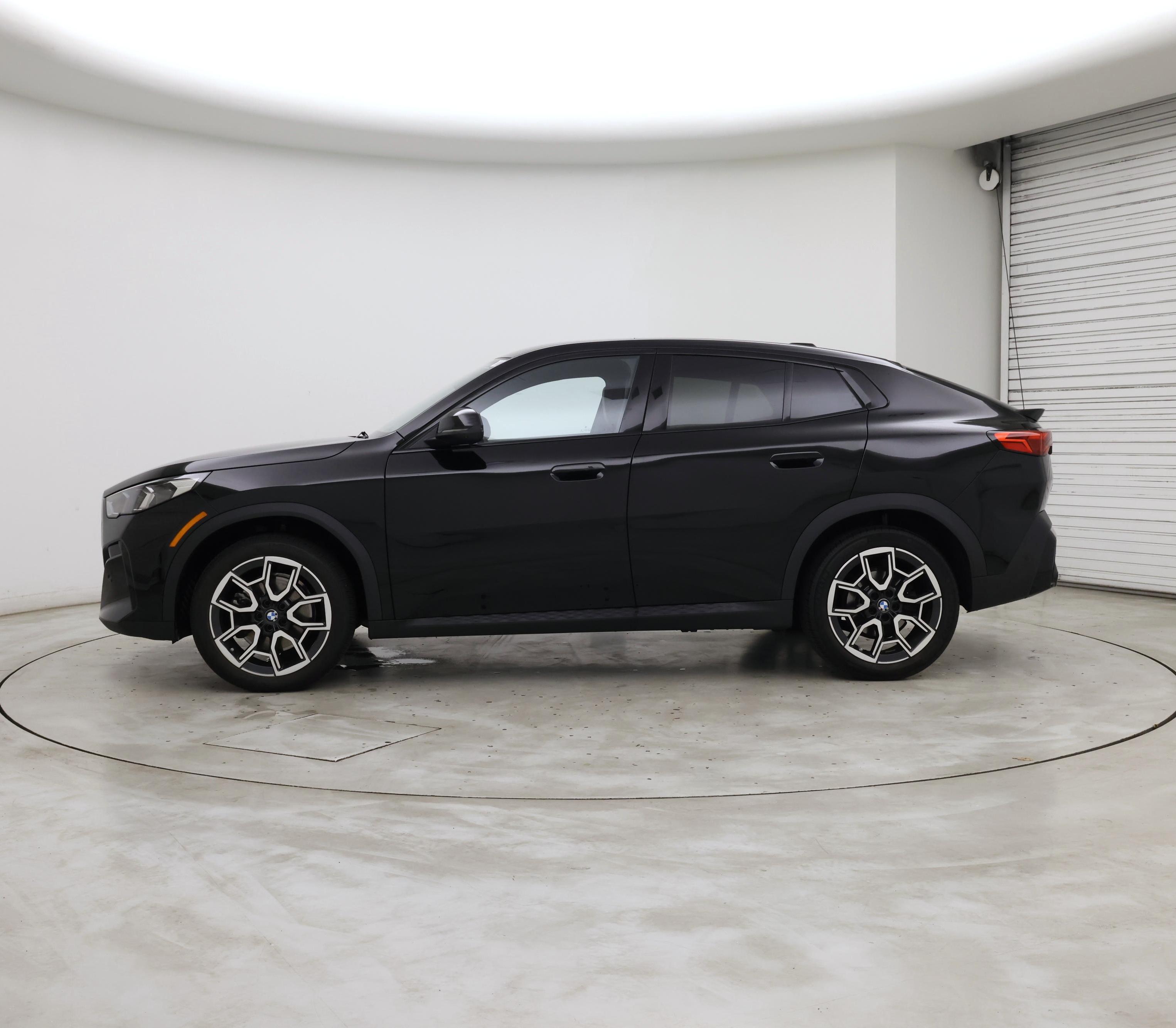 Thumbnail: 2025 BMW X2 - 3