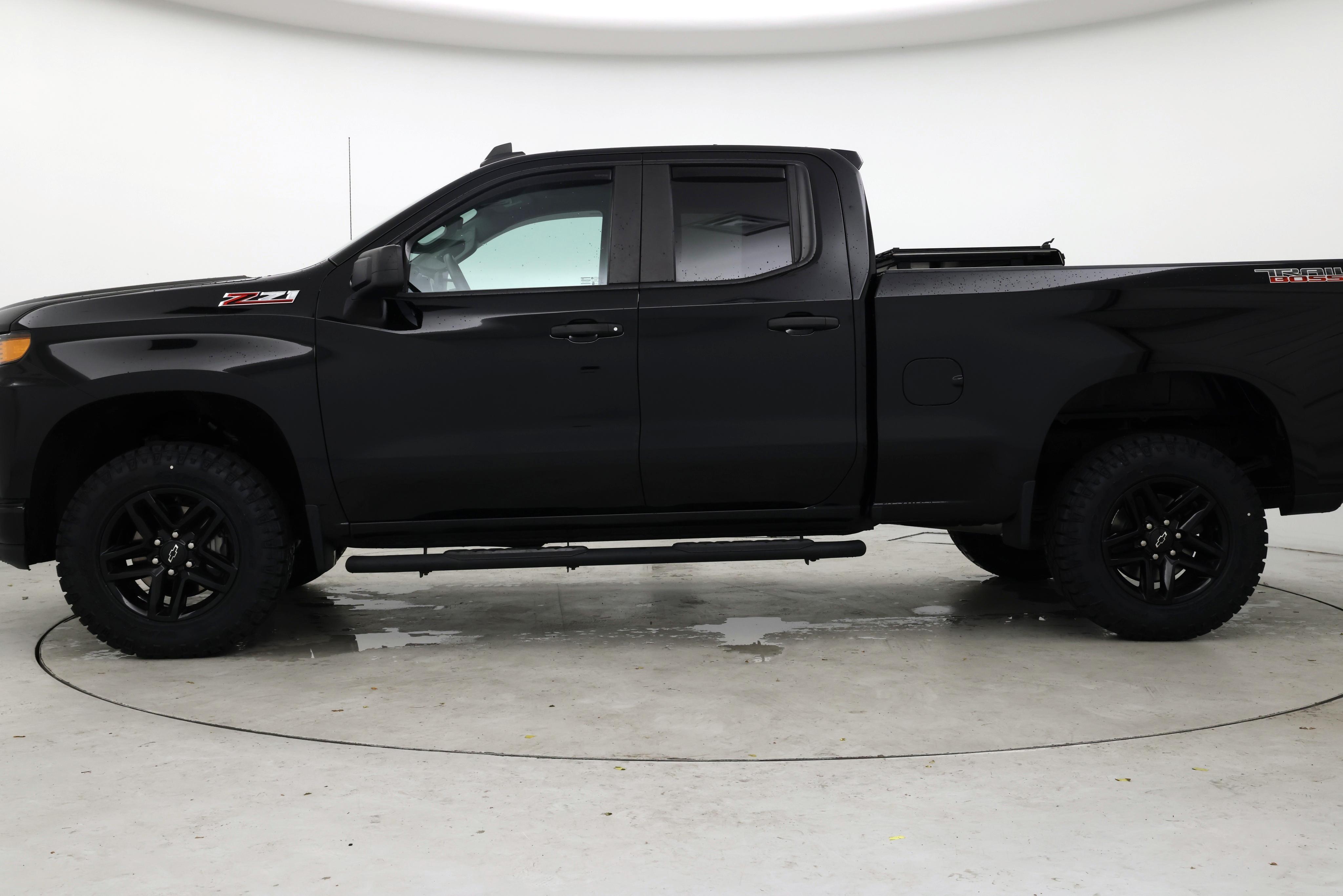 Thumbnail: 2020 Chevrolet Silverado 1500 - 3
