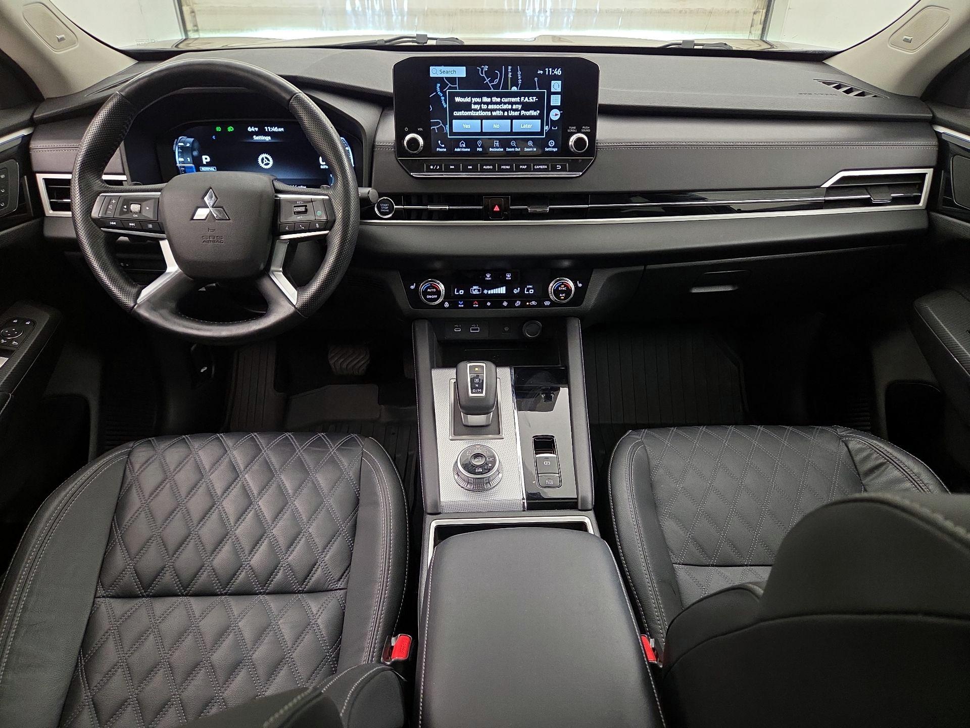 Thumbnail: 2023 Mitsubishi Outlander - 9