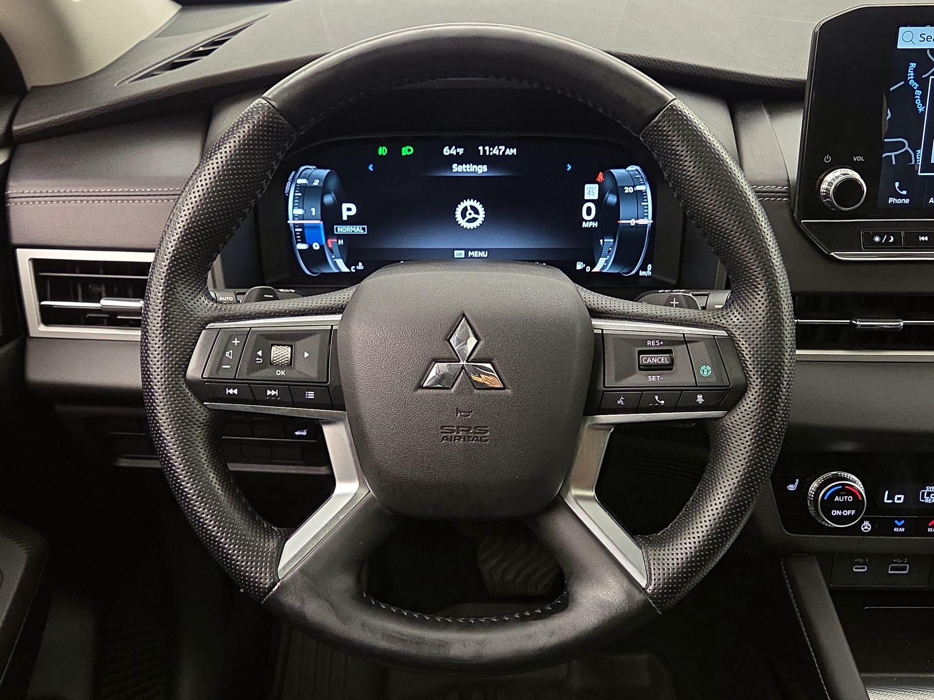 Thumbnail: 2023 Mitsubishi Outlander - 10