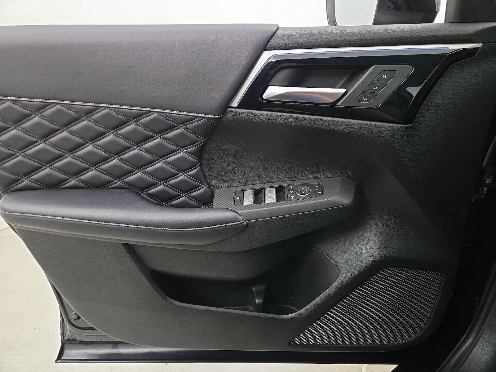2023 Mitsubishi Outlander SEL - Photo 13