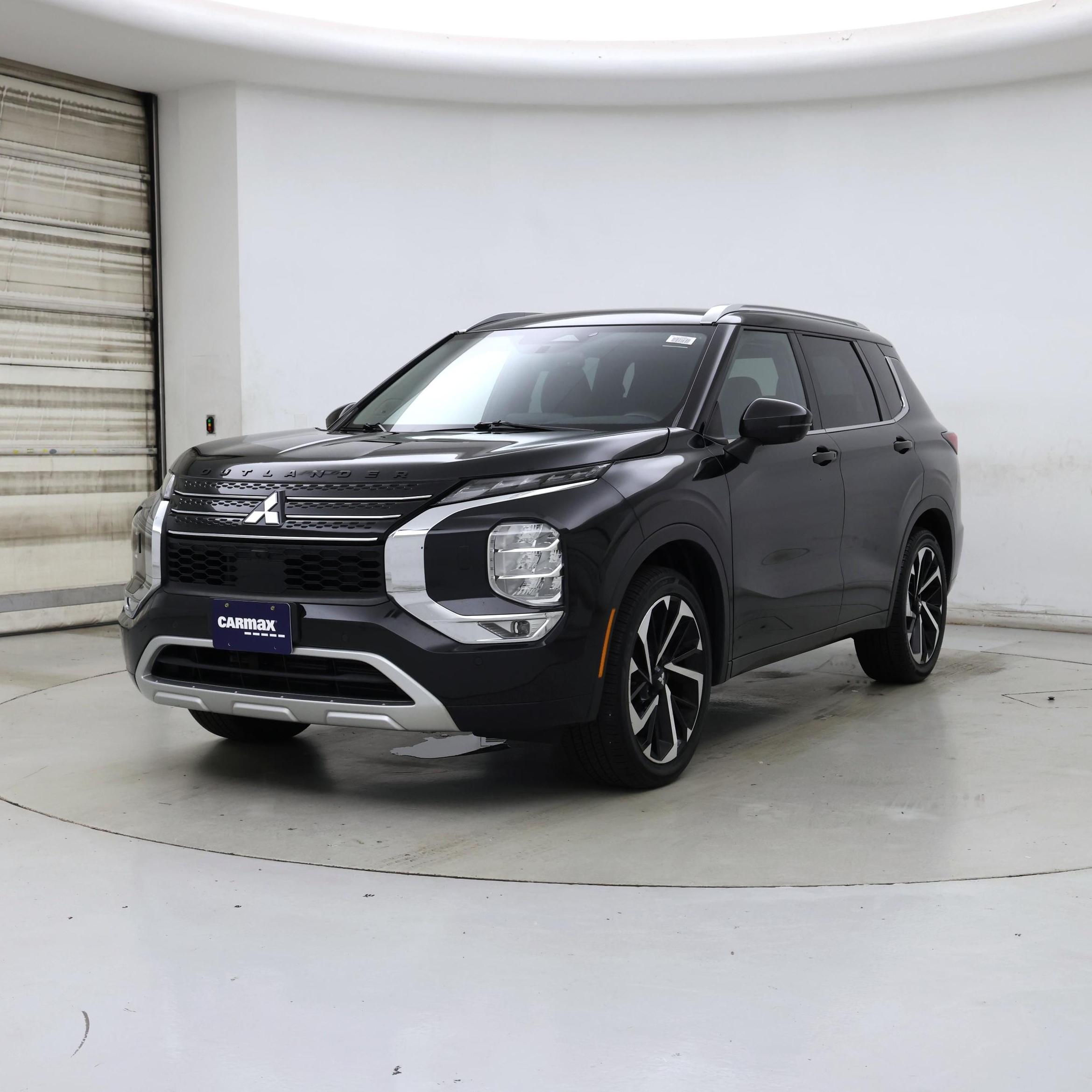 Thumbnail: 2023 Mitsubishi Outlander - 4