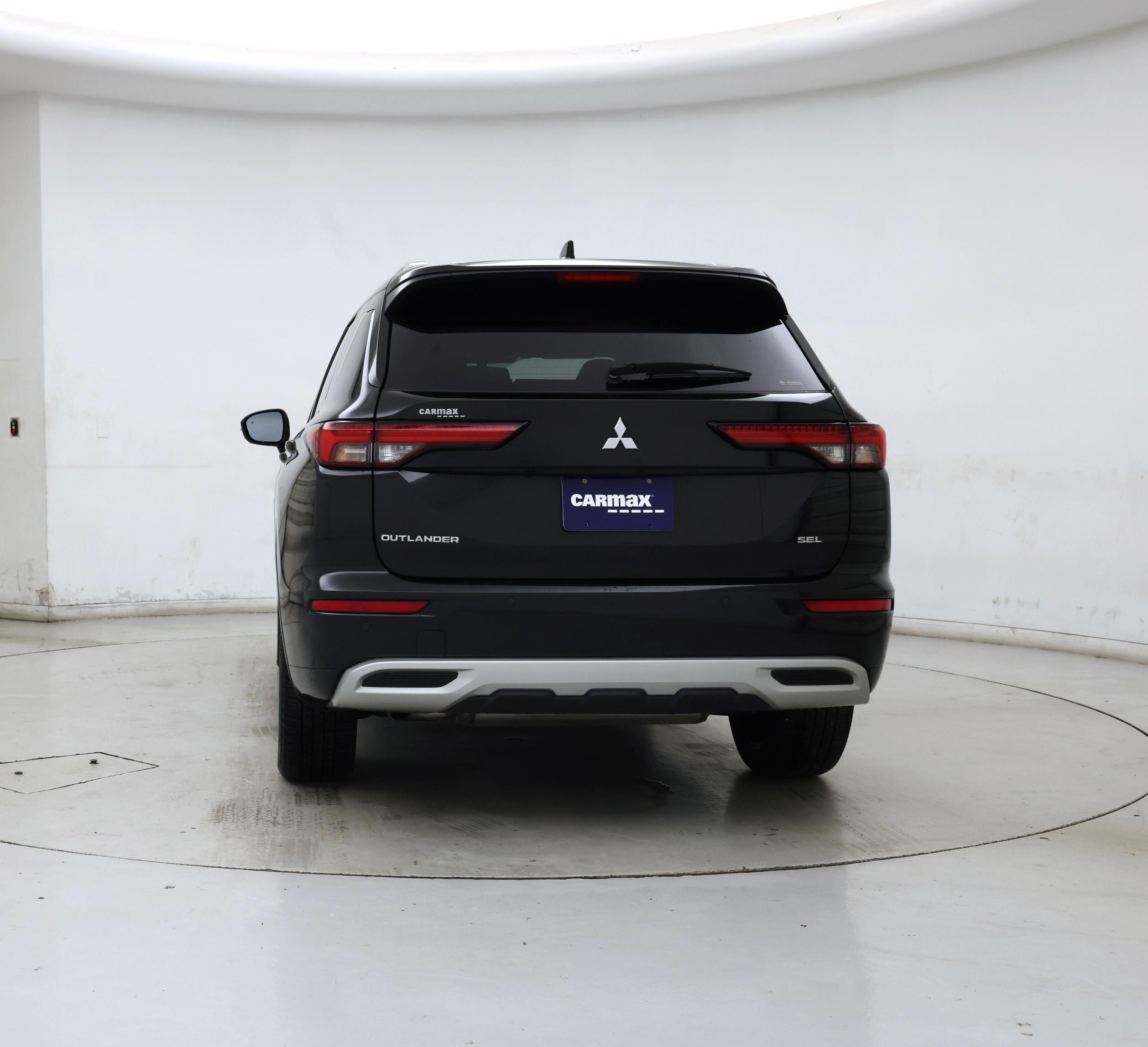 Thumbnail: 2023 Mitsubishi Outlander - 6