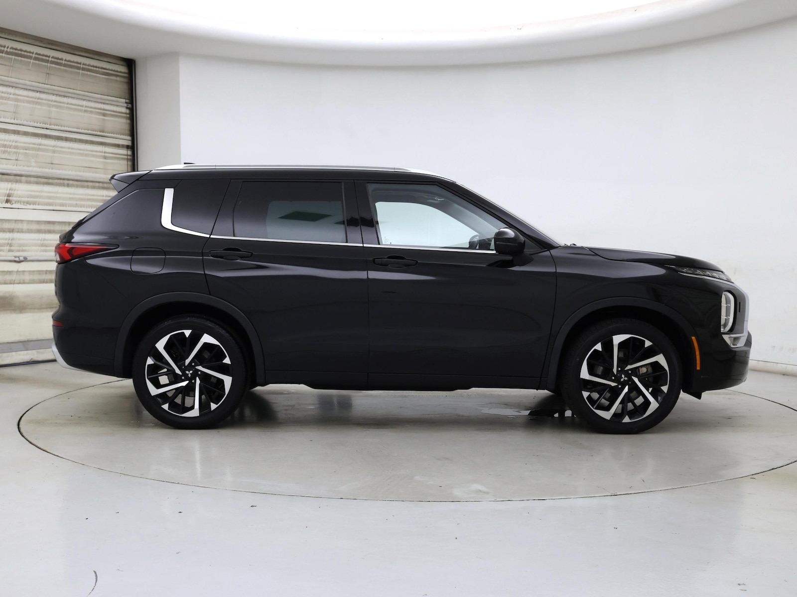 2023 Mitsubishi Outlander SEL - Photo 8
