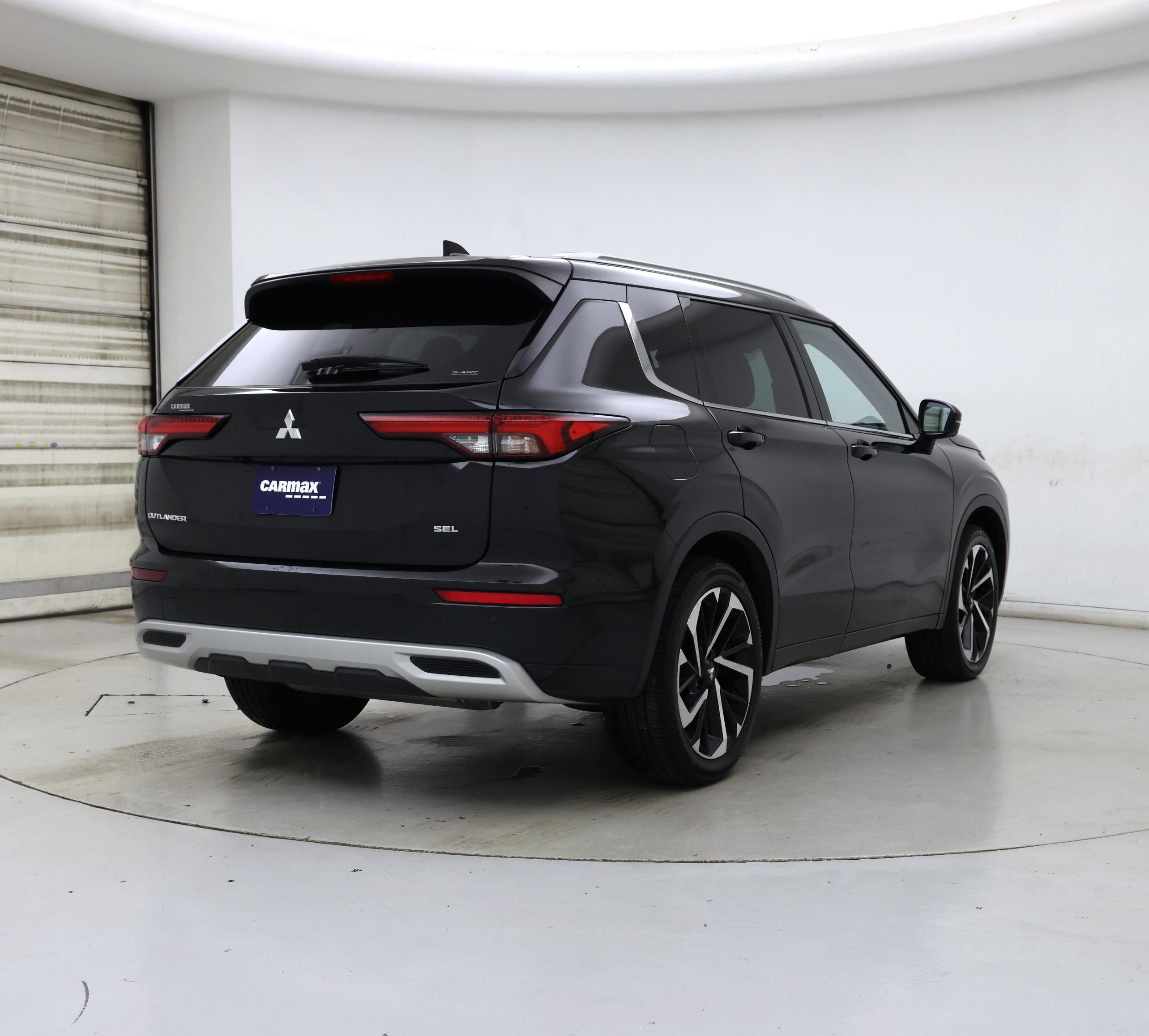 Thumbnail: 2023 Mitsubishi Outlander - 8