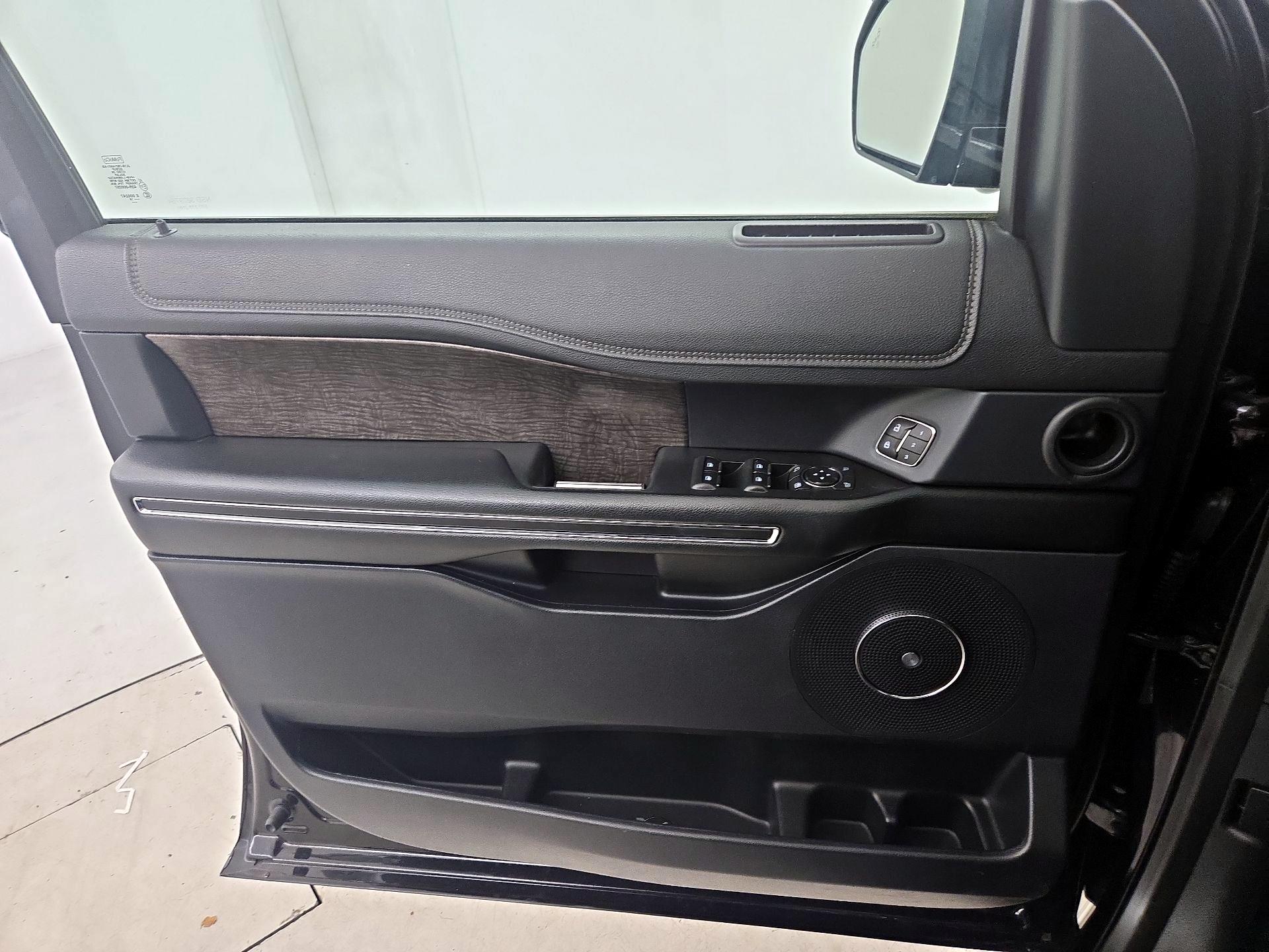 Thumbnail: 2019 Ford Expedition - 12