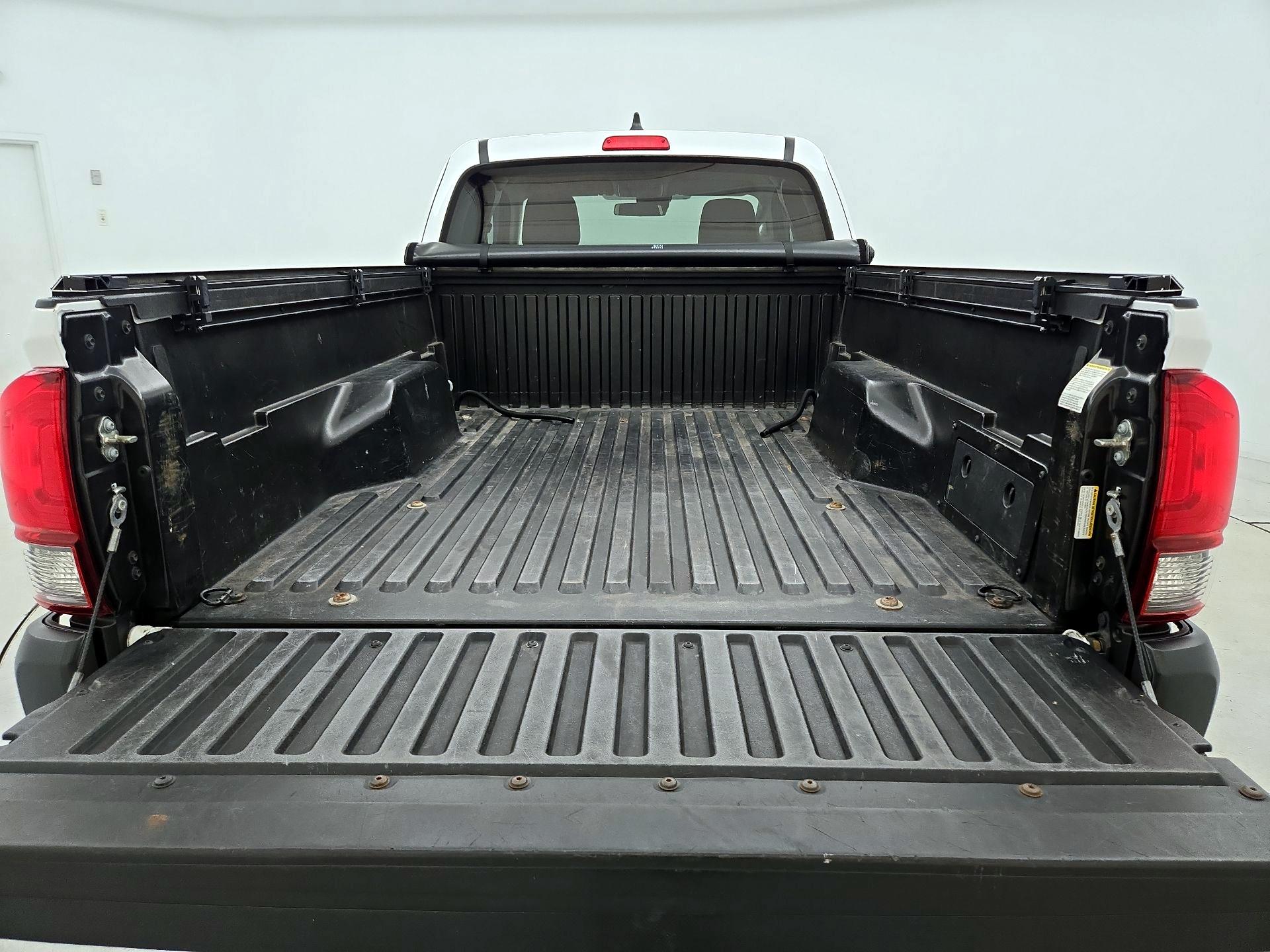 Thumbnail: 2020 Toyota Tacoma - 20