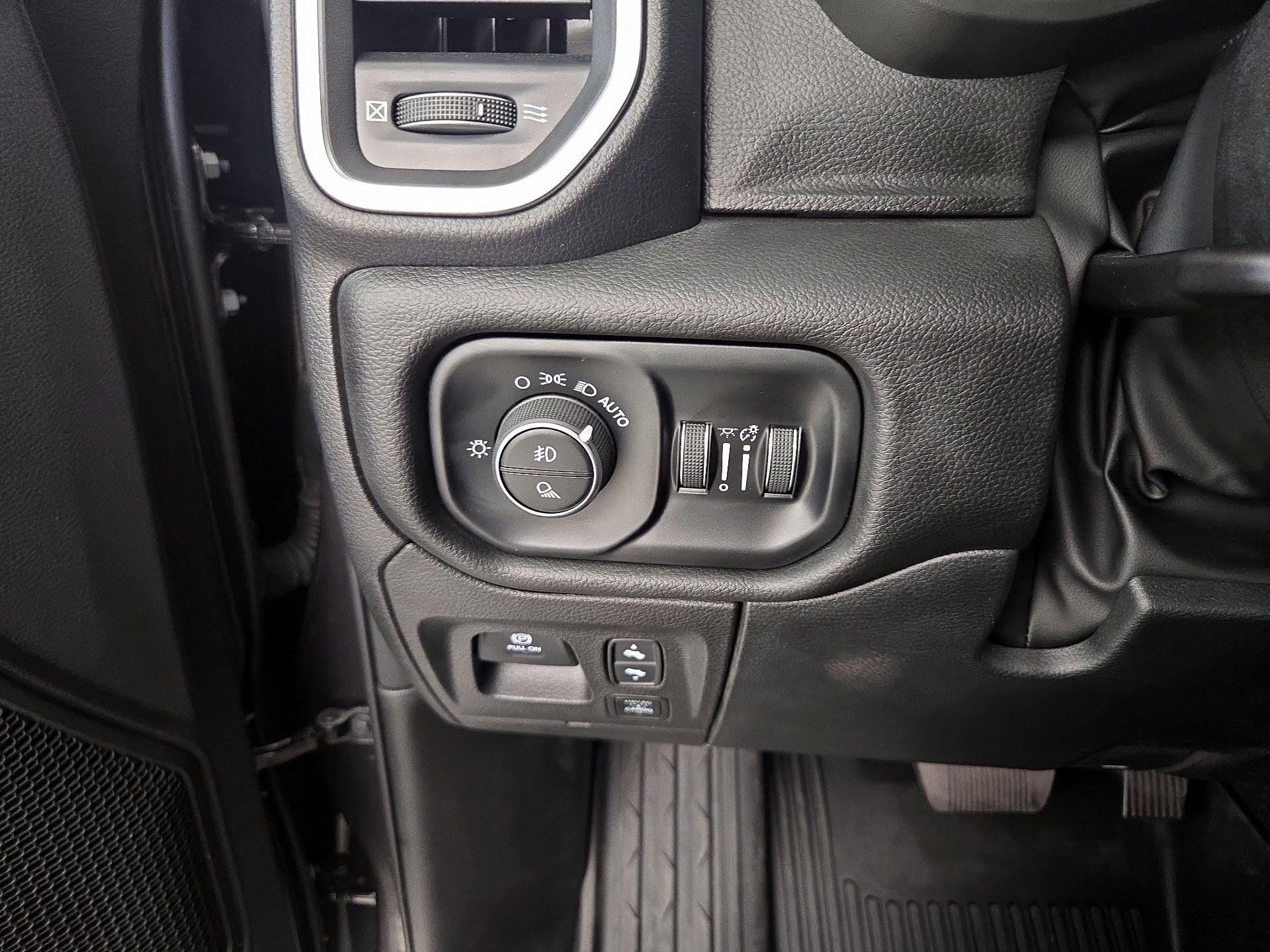 Thumbnail: 2025 RAM 1500 - 13