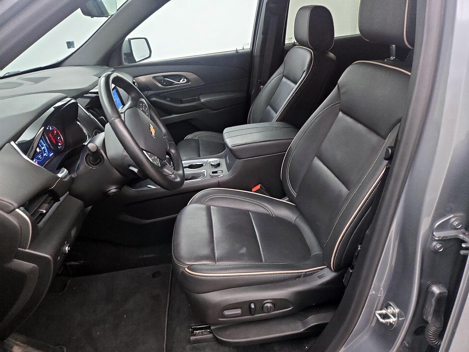 Thumbnail: 2023 Chevrolet Traverse - 11