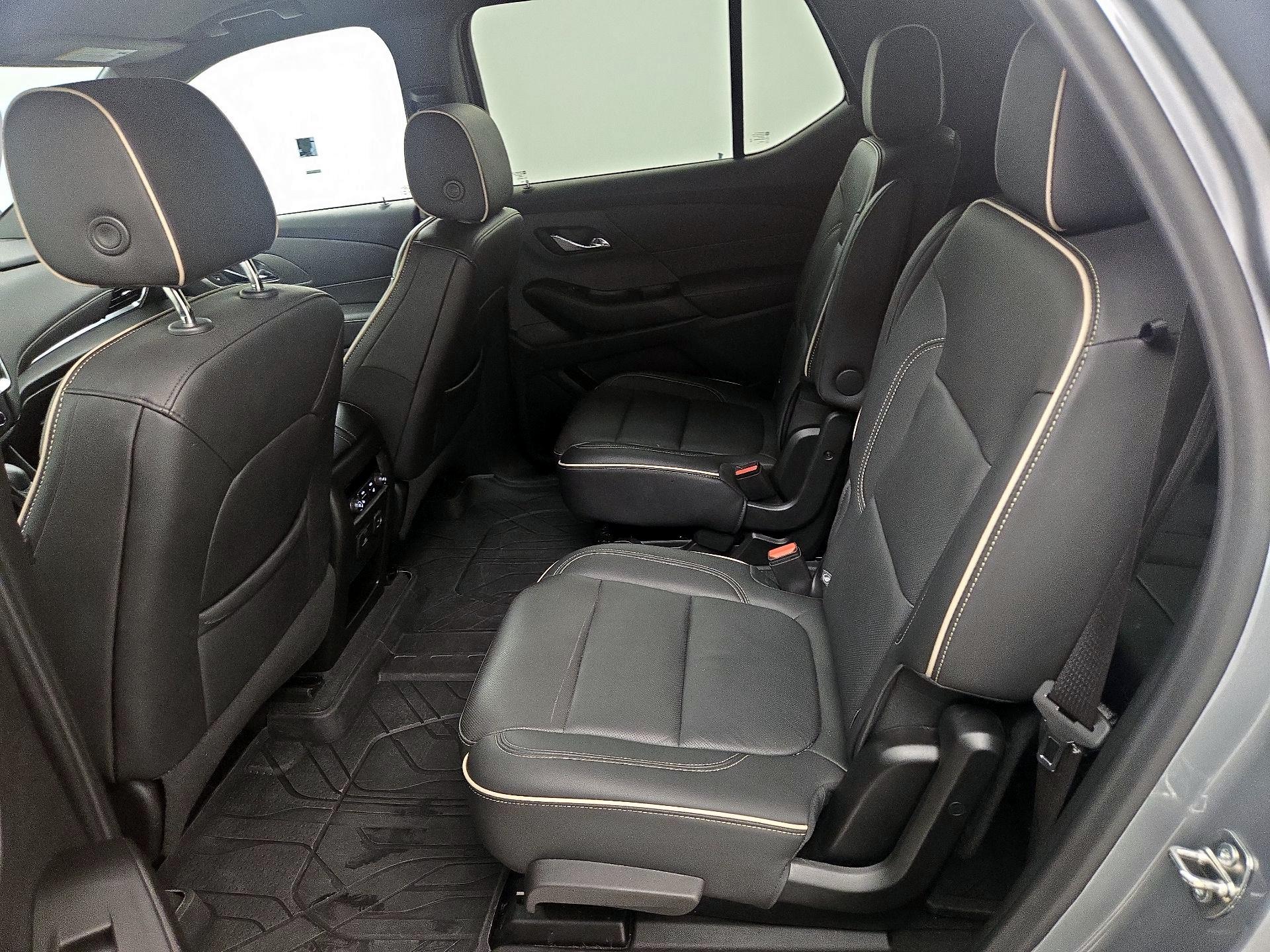 Thumbnail: 2023 Chevrolet Traverse - 20