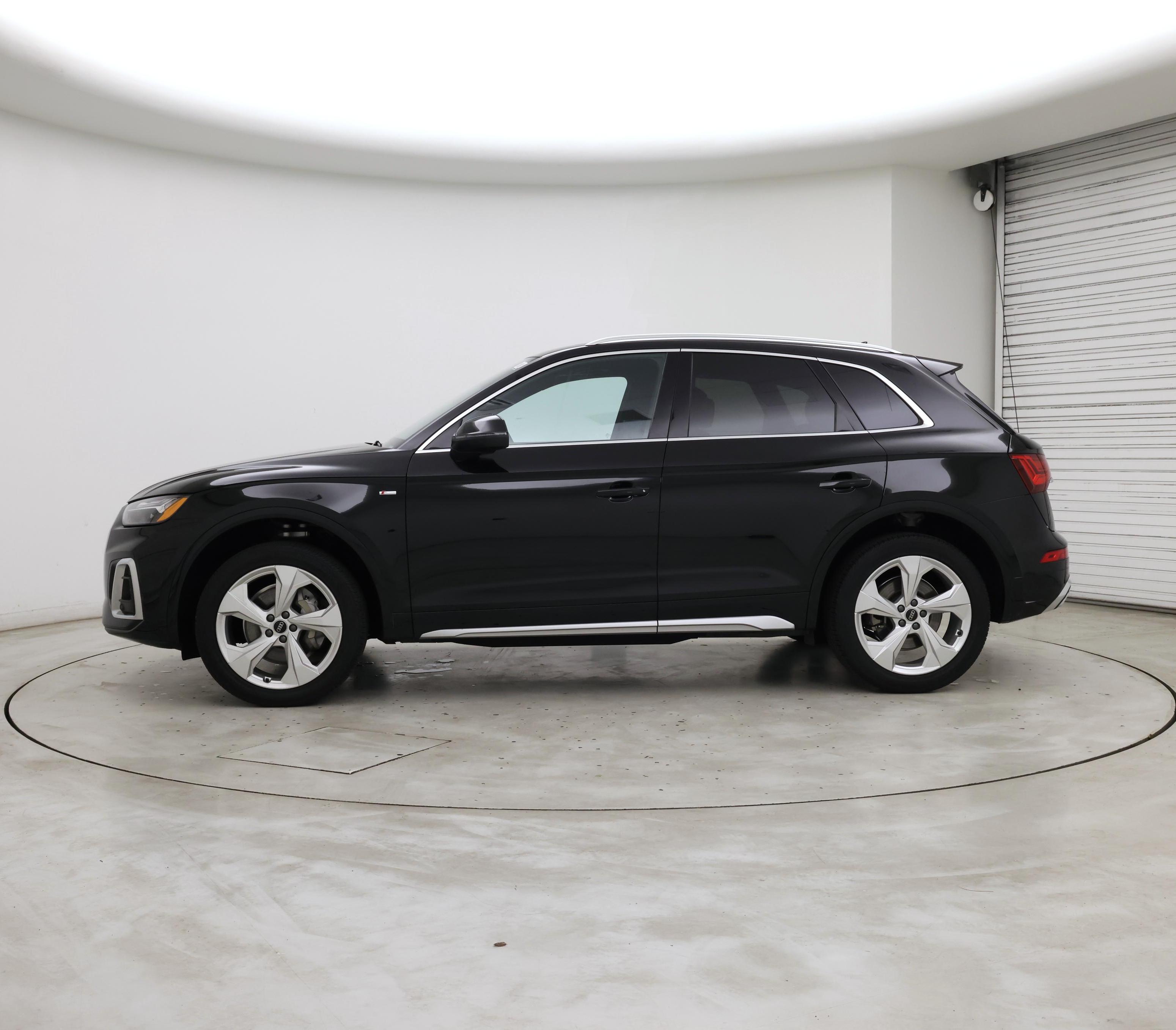 Thumbnail: 2024 Audi Q5 - 3