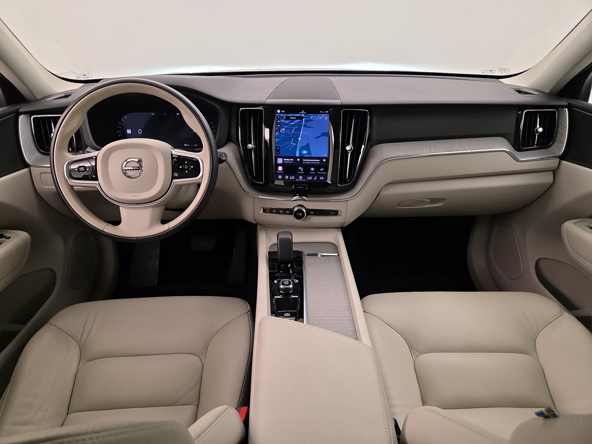 Thumbnail: 2025 Volvo XC60 - 9