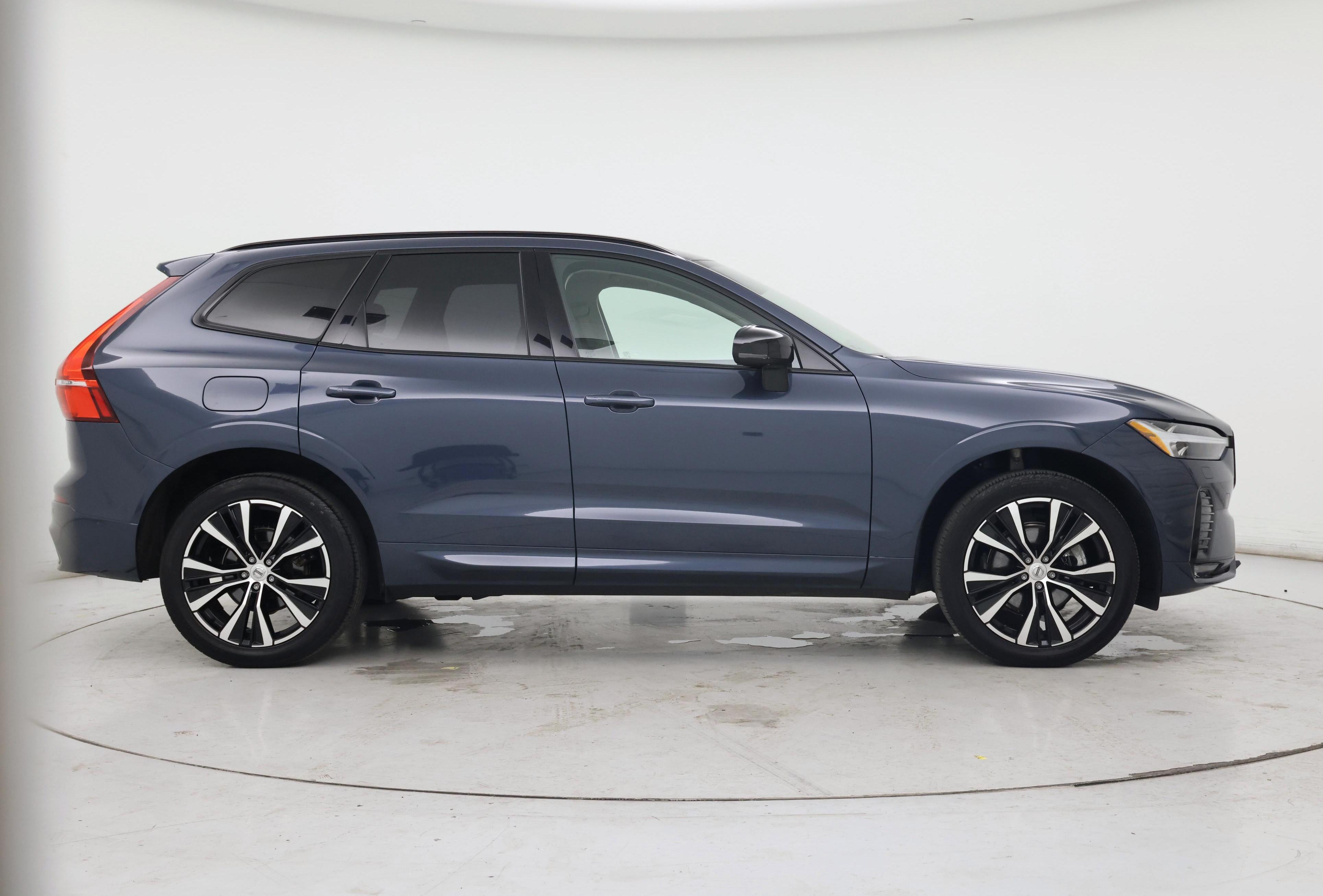 Thumbnail: 2025 Volvo XC60 - 7