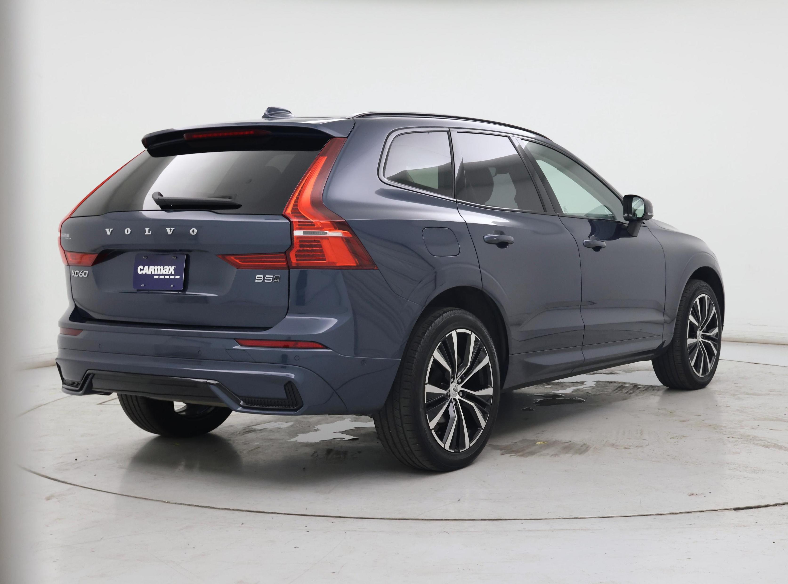 Thumbnail: 2025 Volvo XC60 - 8