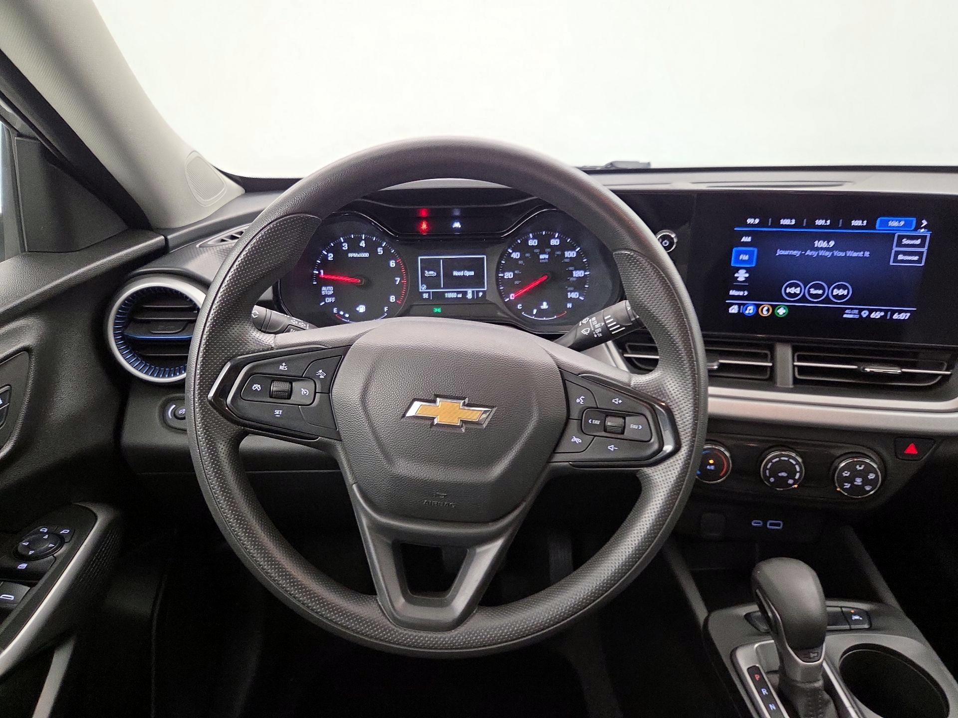 Thumbnail: 2024 Chevrolet Trax - 10