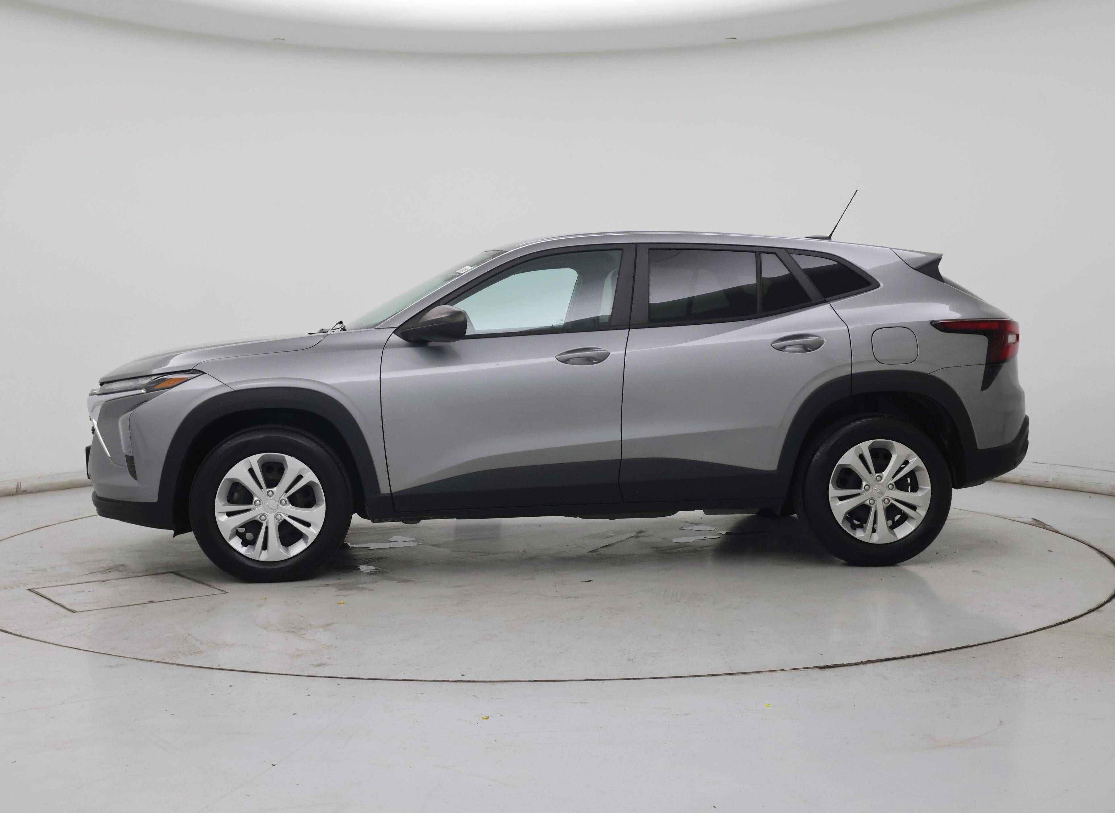 Thumbnail: 2024 Chevrolet Trax - 3