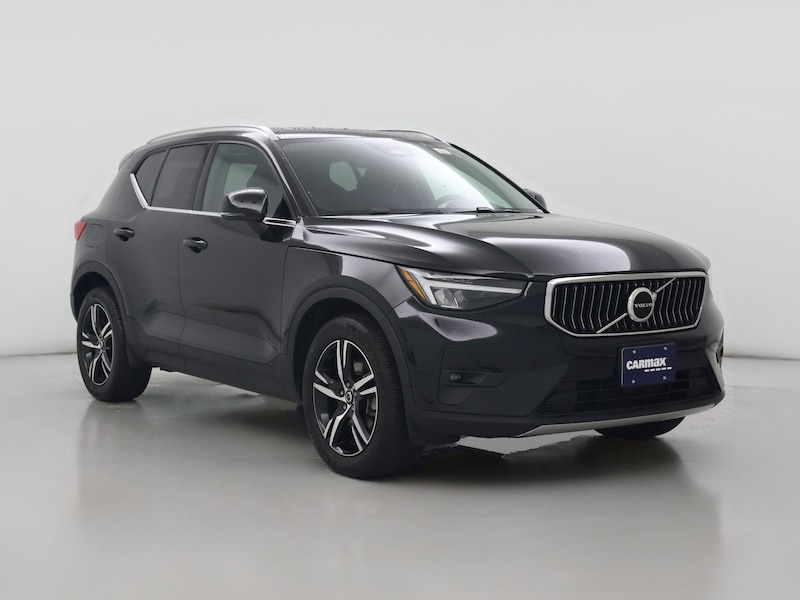 2023 Volvo XC40 B5 Plus Bright Theme