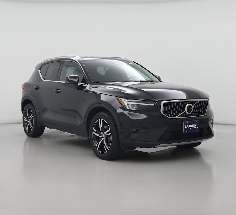 2023 Volvo XC40 B5 Plus Bright Theme