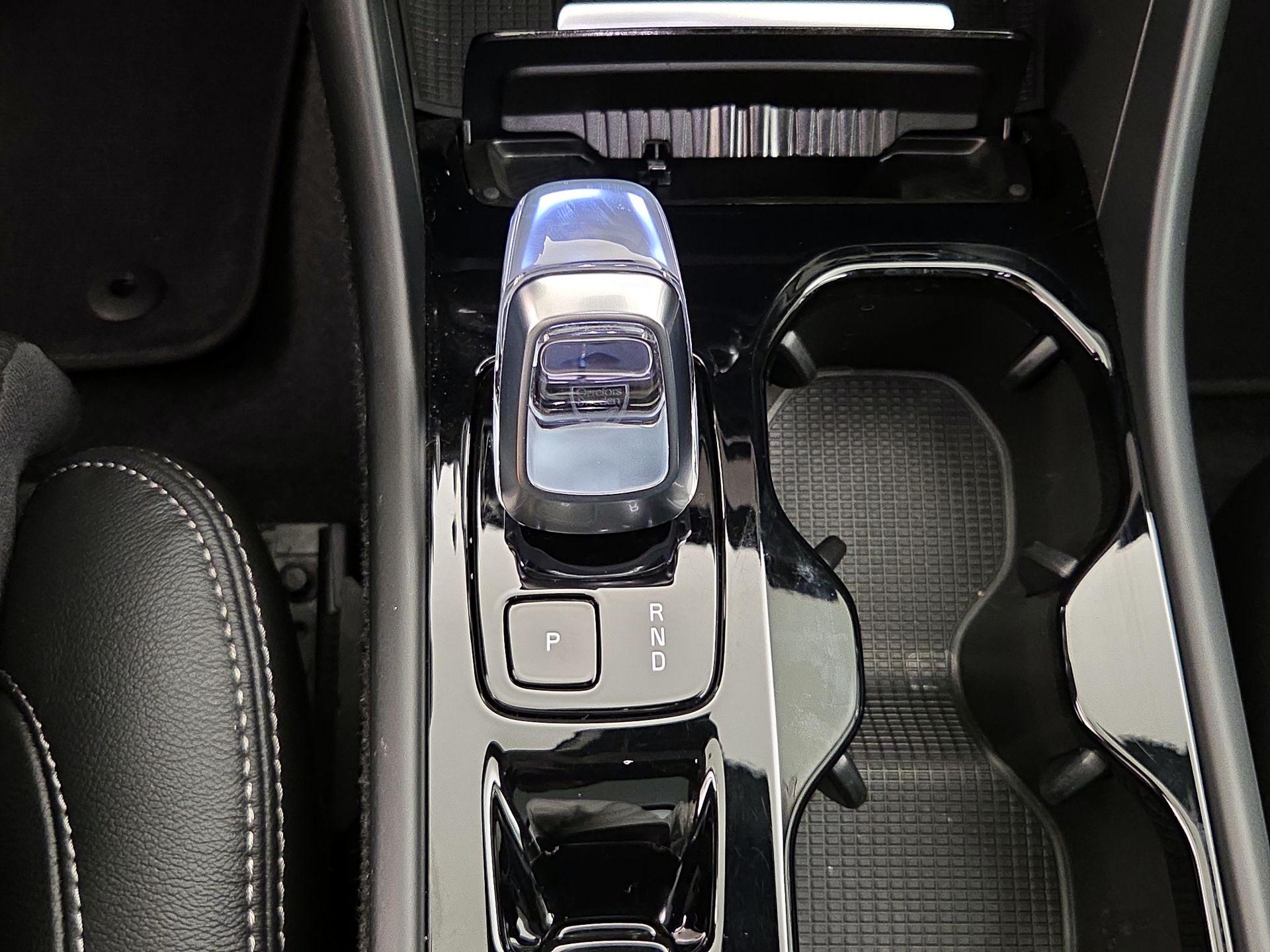 Thumbnail: 2023 Volvo XC40 - 17
