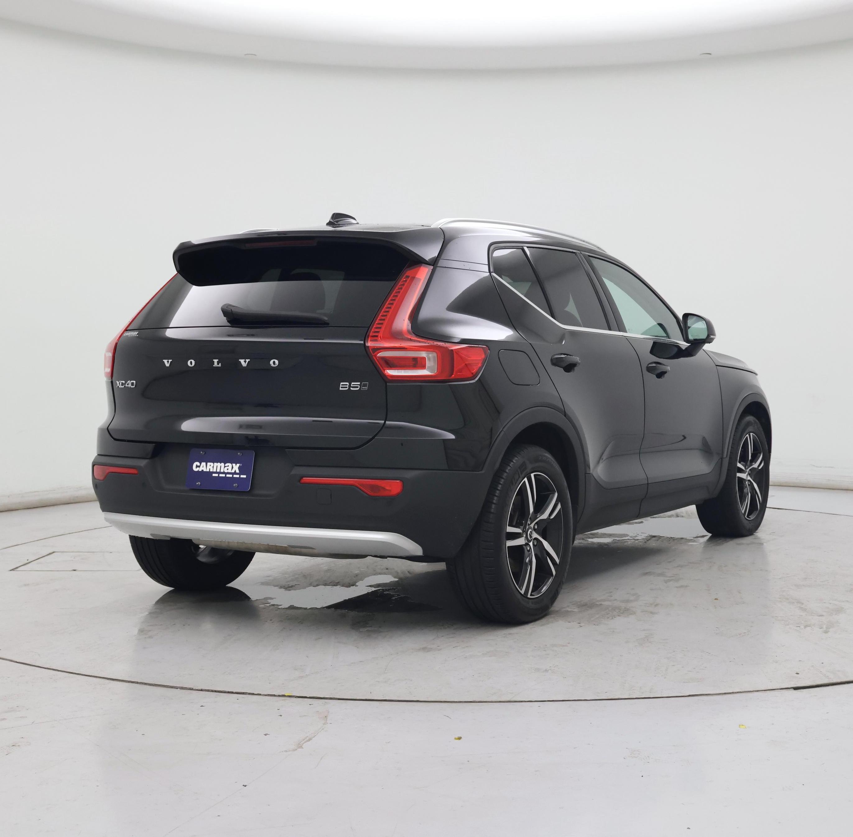 Thumbnail: 2023 Volvo XC40 - 8