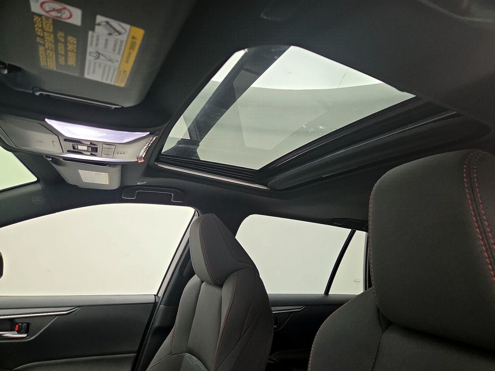 2024 Toyota RAV4 SE - Photo 20