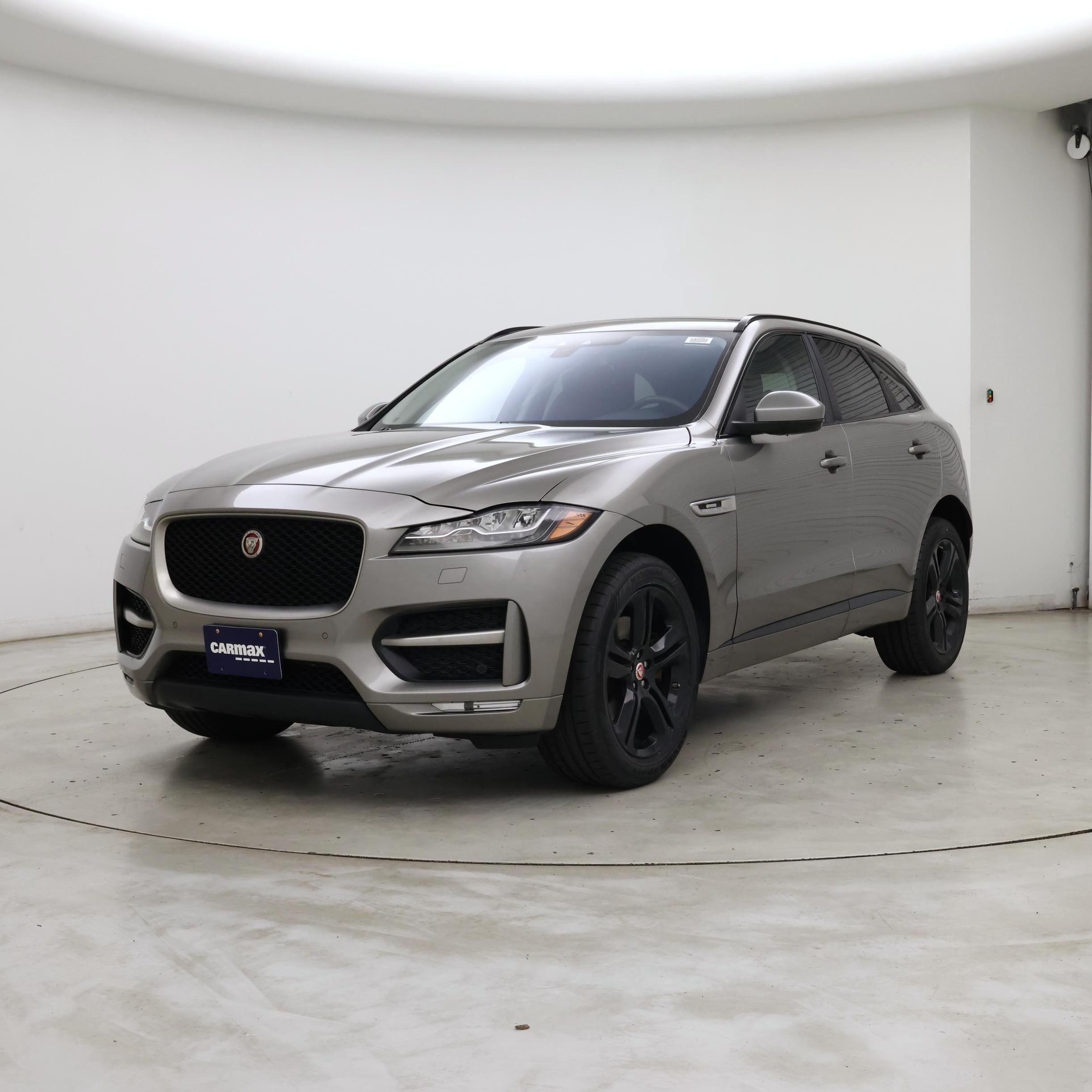 Thumbnail: 2018 Jaguar F-Pace - 4