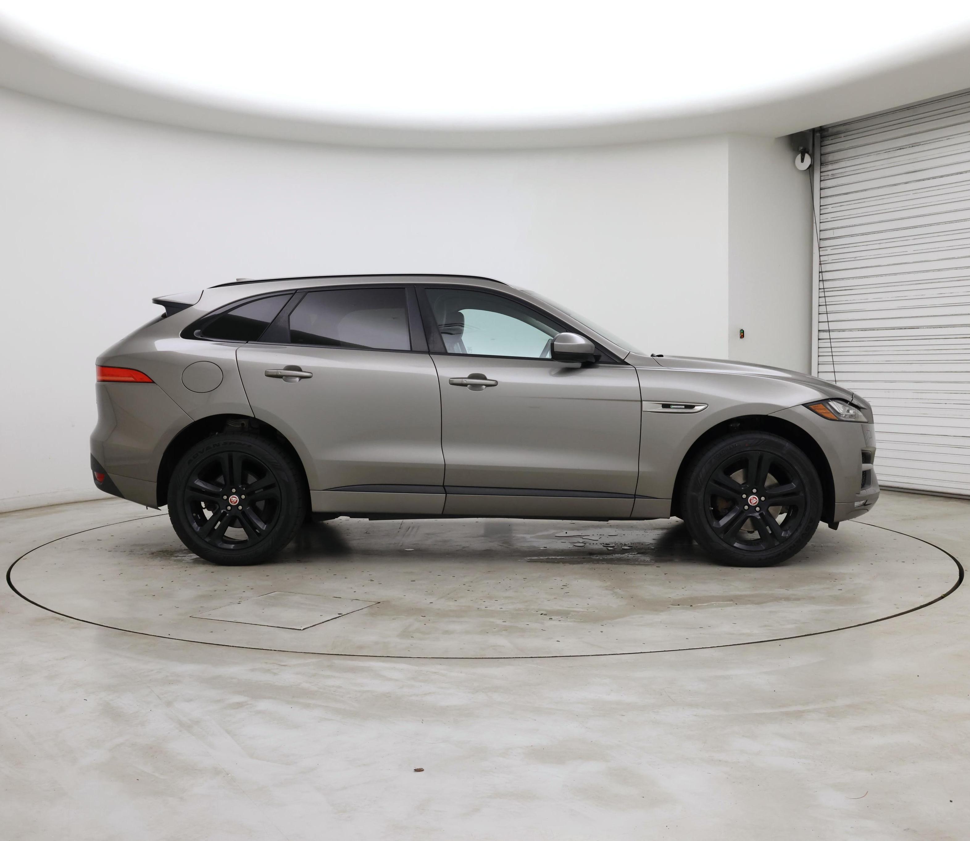 Thumbnail: 2018 Jaguar F-Pace - 7