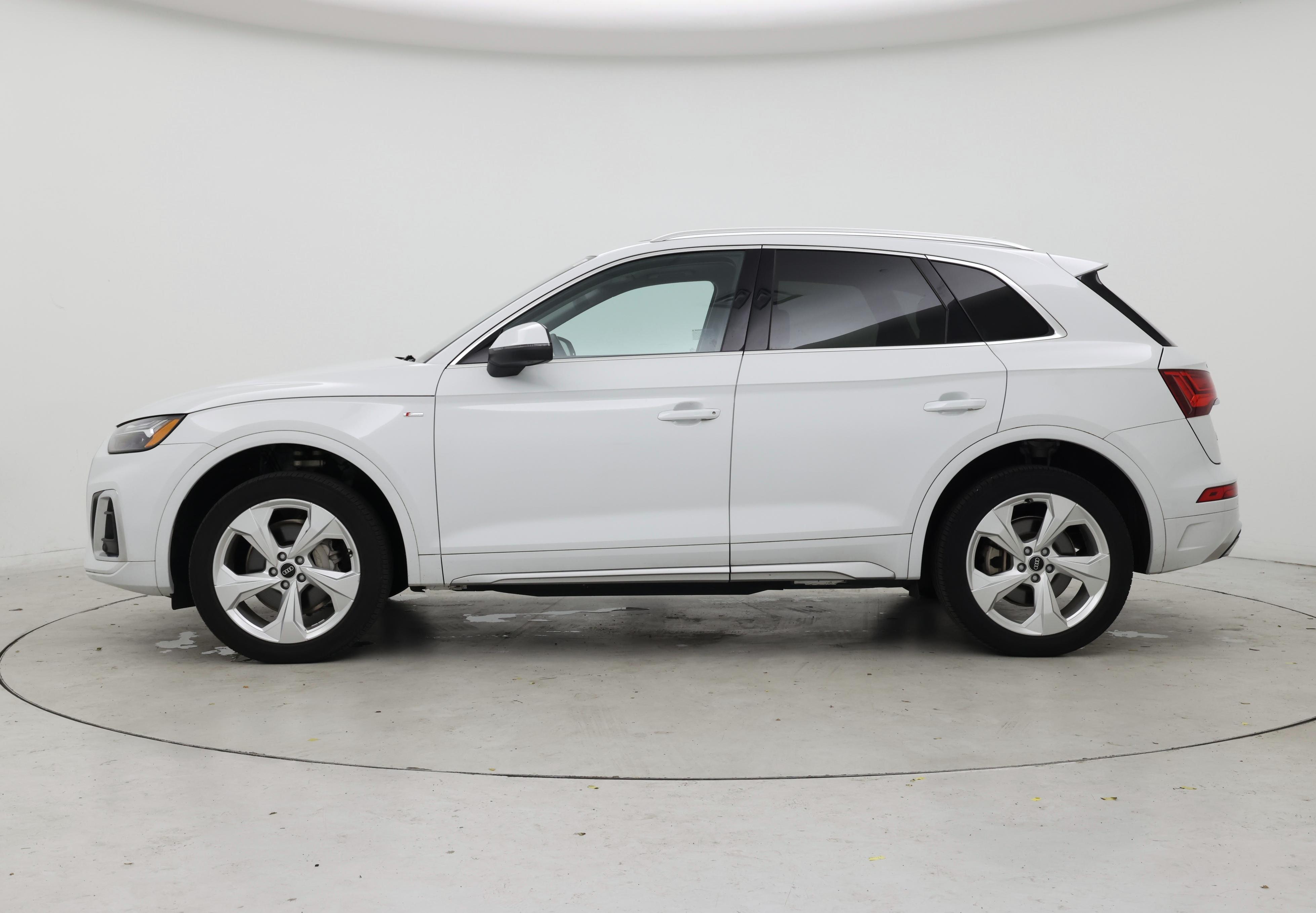 Thumbnail: 2023 Audi Q5 - 3