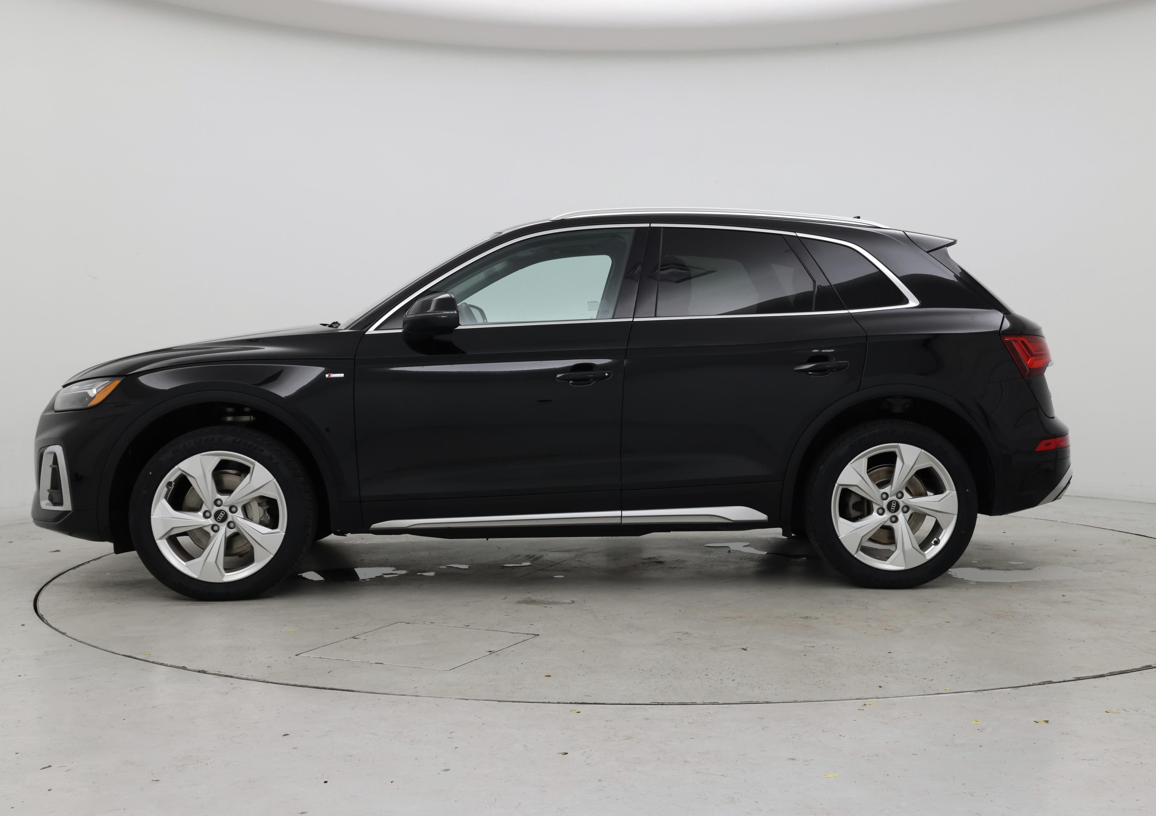 Thumbnail: 2023 Audi Q5 - 3