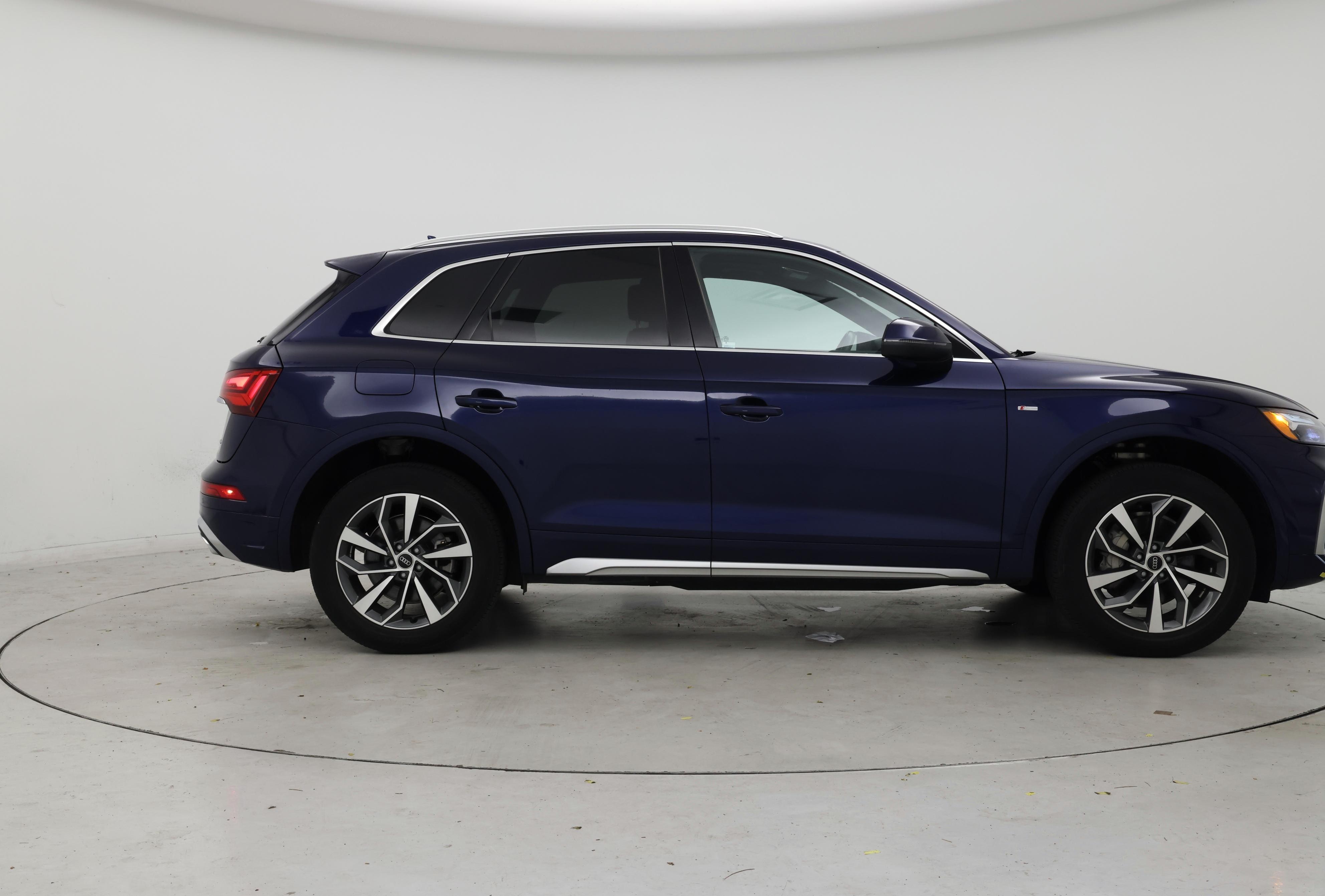 Thumbnail: 2023 Audi Q5 - 7