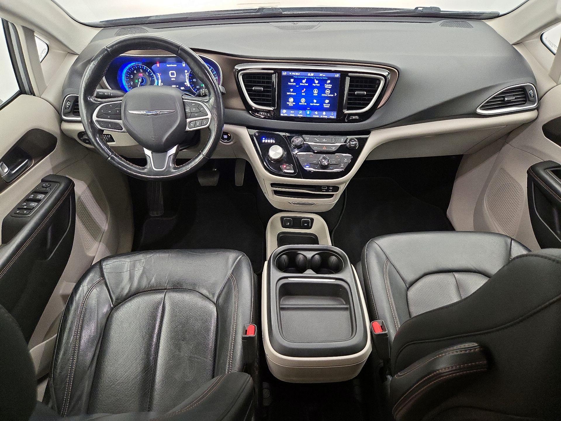Thumbnail: 2019 Chrysler Pacifica - 9