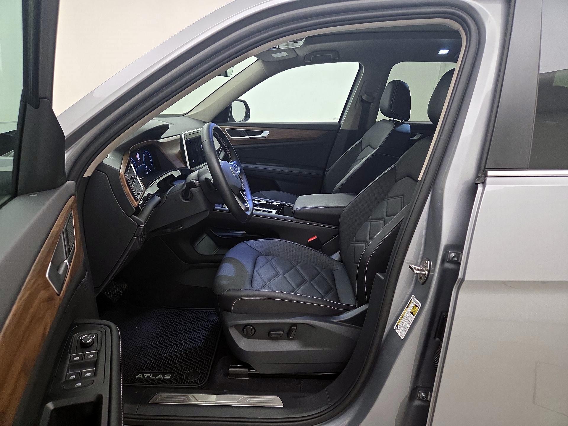 Thumbnail: 2026 Volkswagen Atlas - 11