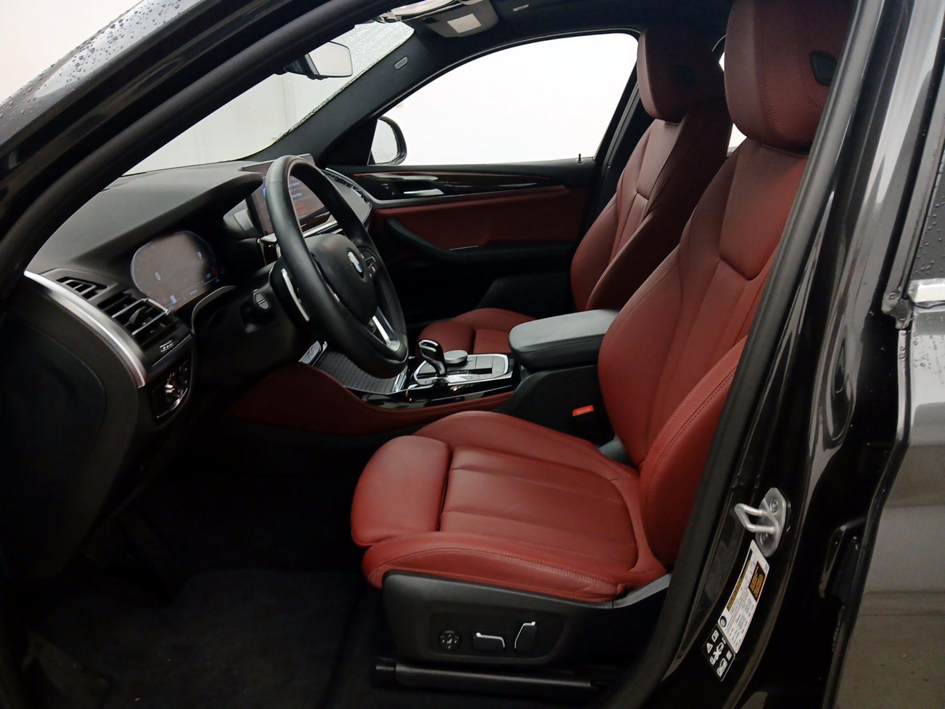 Thumbnail: 2025 BMW X4 - 11