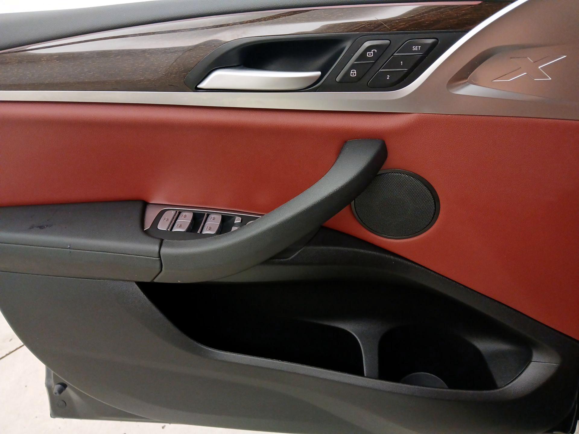 Thumbnail: 2025 BMW X4 - 12