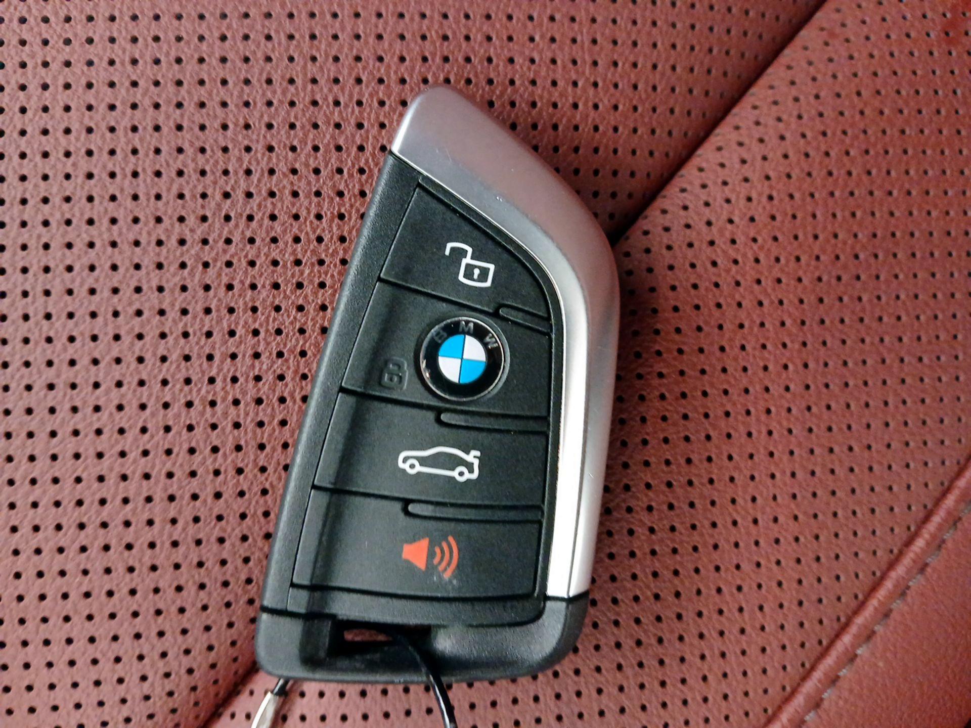 Thumbnail: 2025 BMW X4 - 18