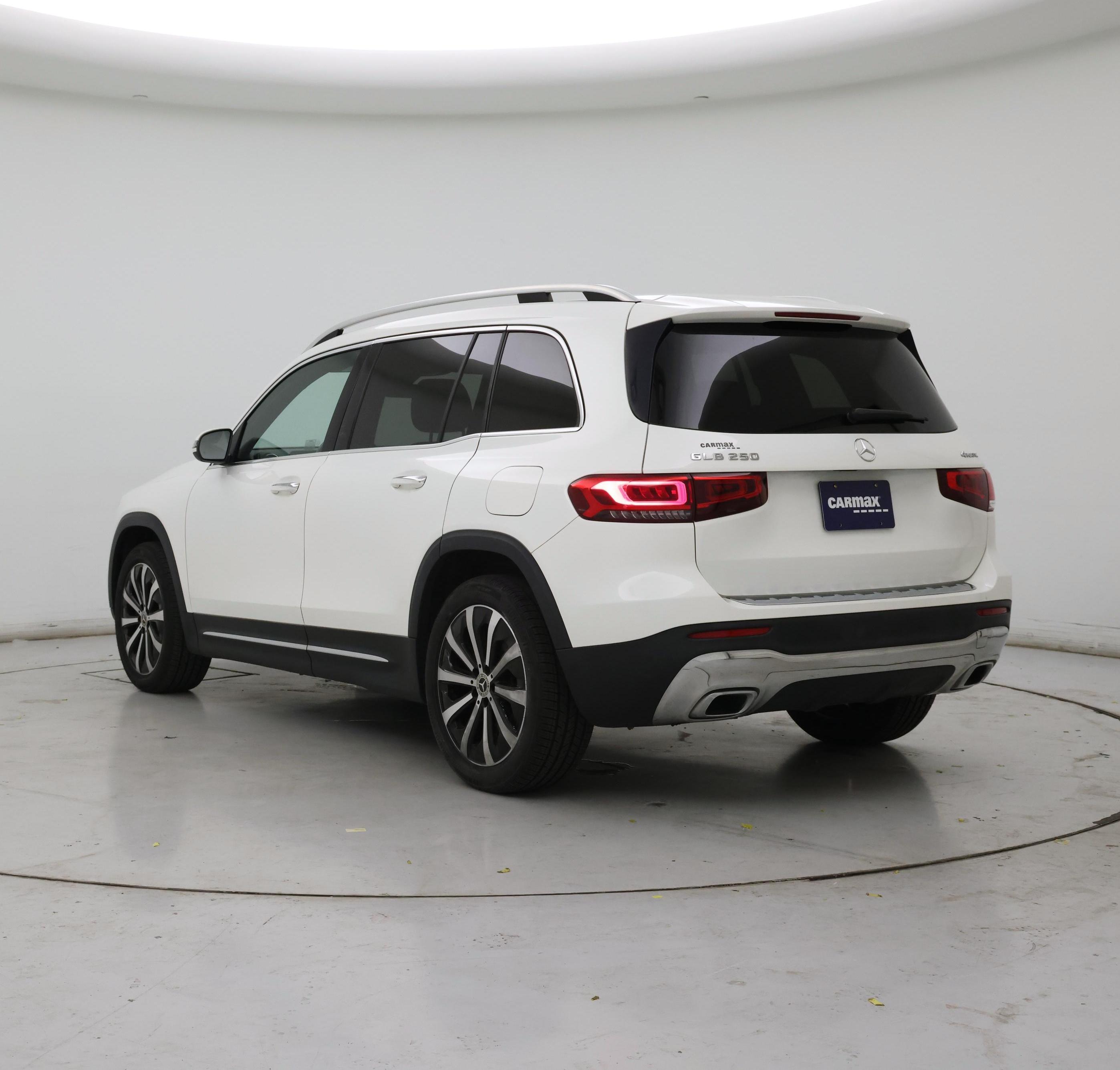 Thumbnail: 2021 Mercedes-Benz GLB - 2