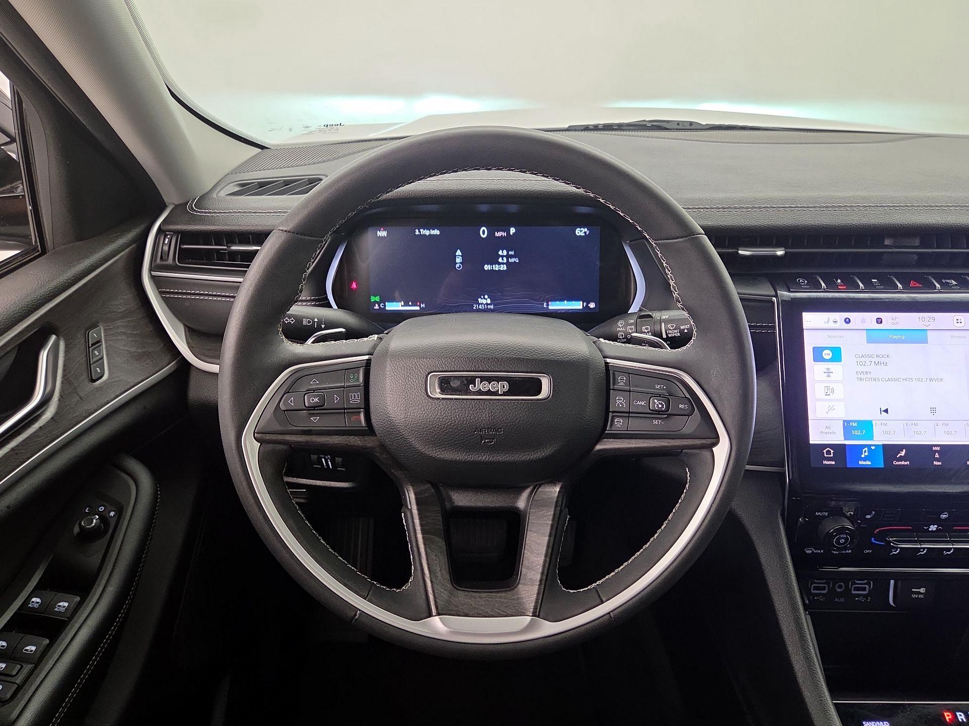 Thumbnail: 2023 Jeep Grand Cherokee - 10