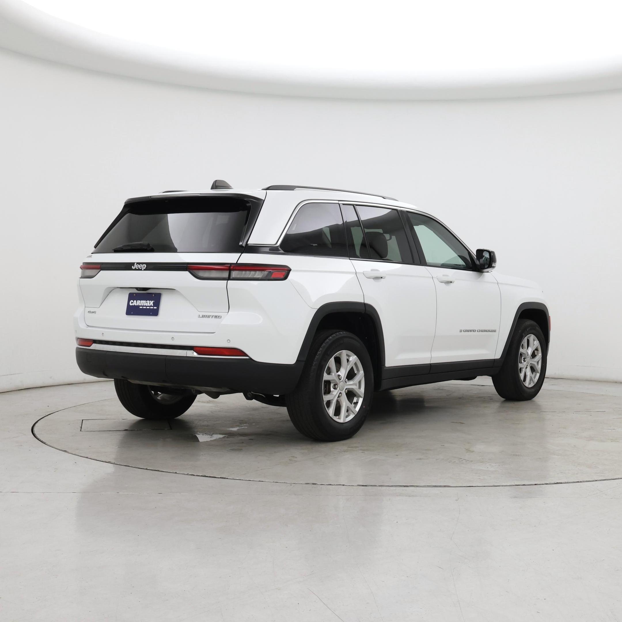 Thumbnail: 2023 Jeep Grand Cherokee - 8