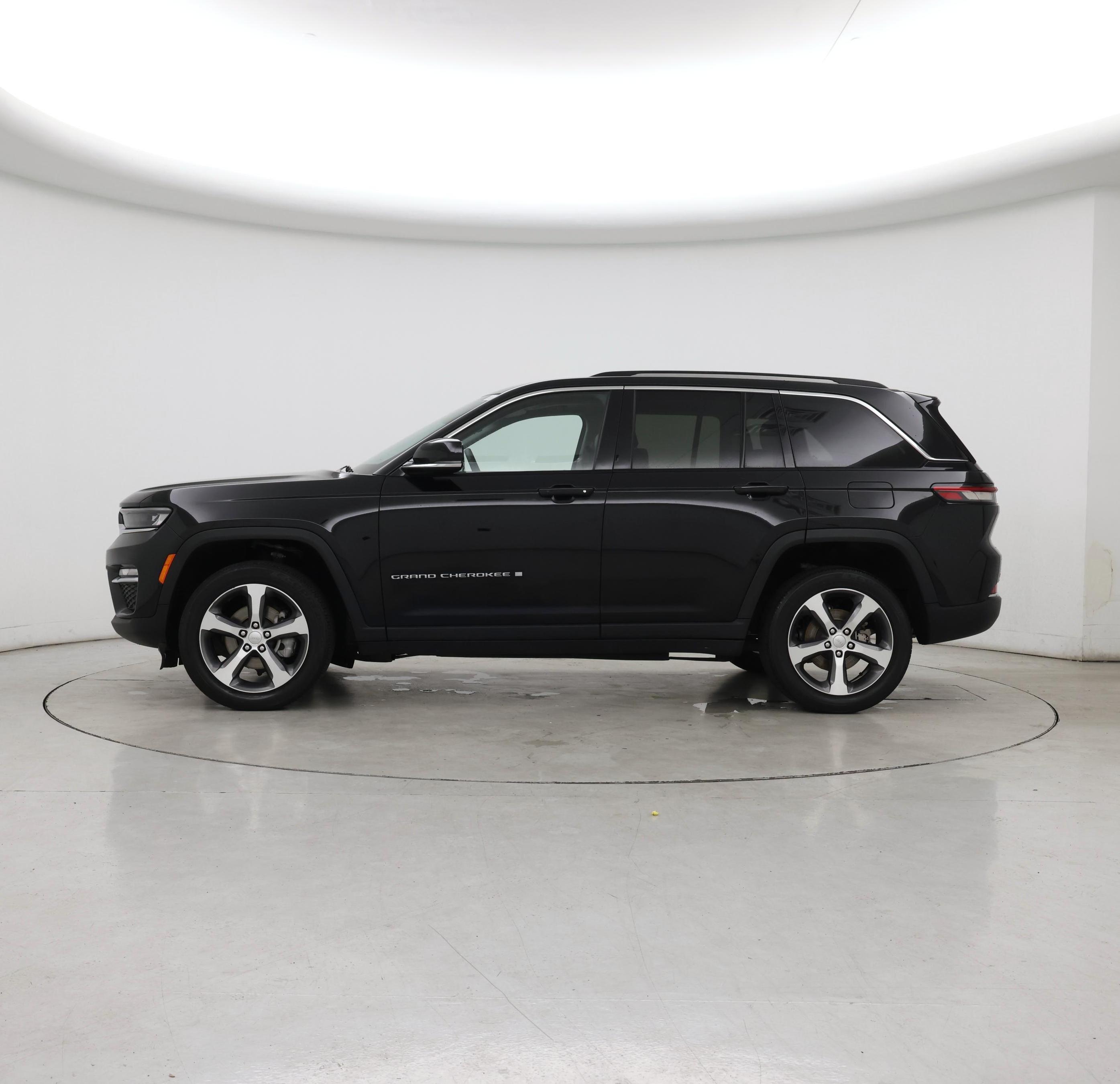 Thumbnail: 2023 Jeep Grand Cherokee - 3