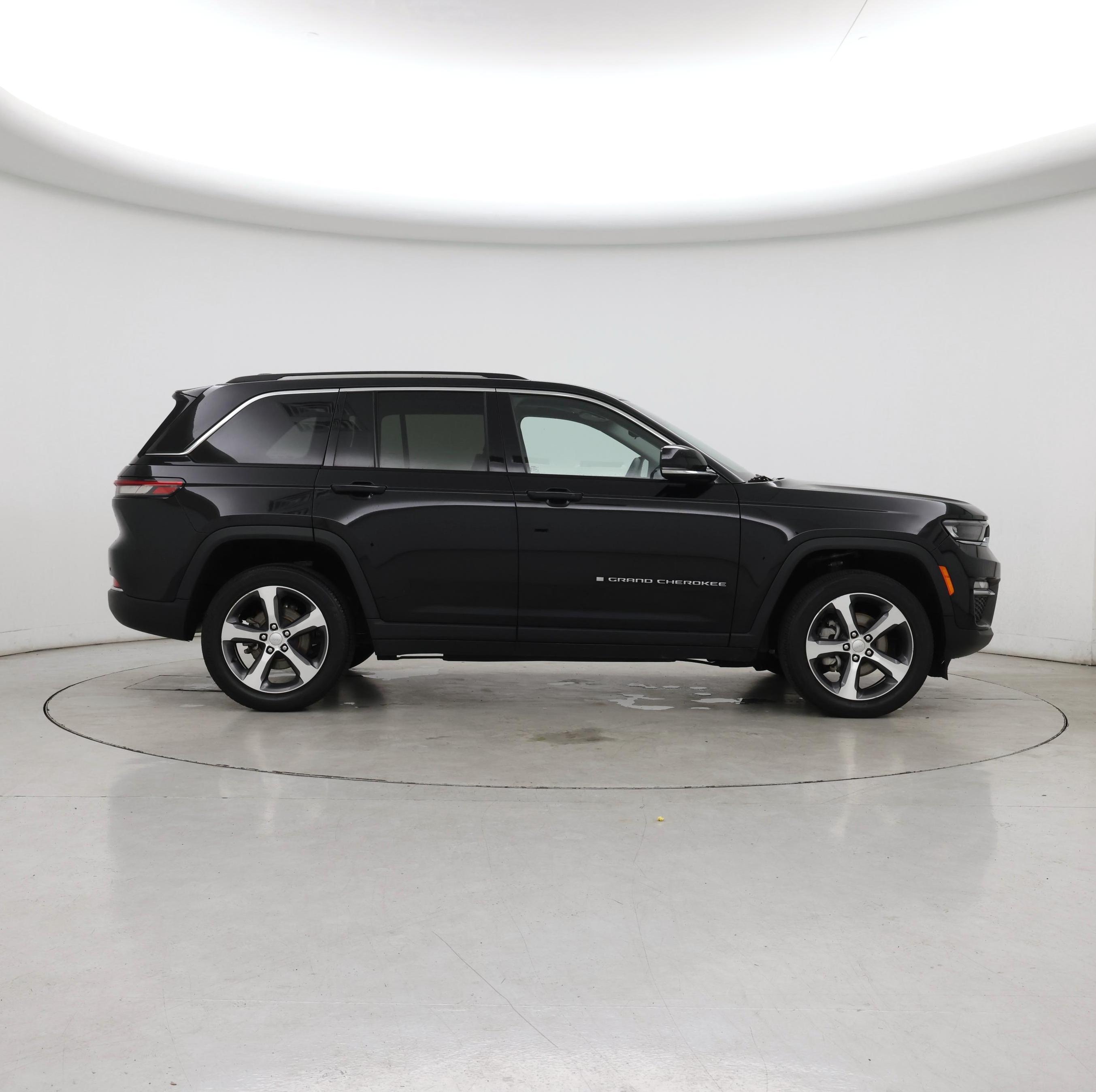Thumbnail: 2023 Jeep Grand Cherokee - 7