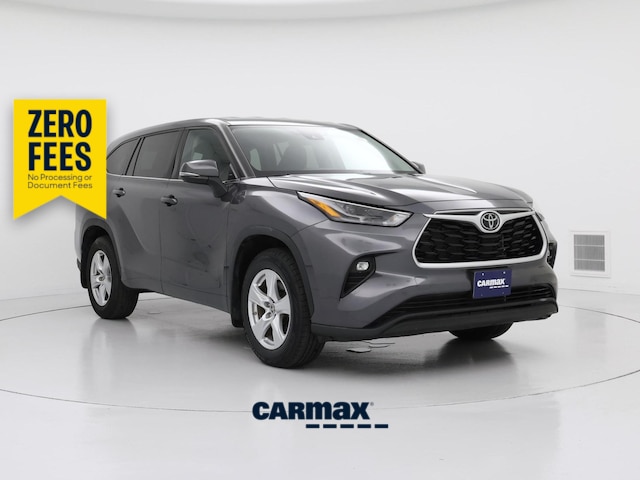 Gray 2022 Toyota Highlander LE AWD SUV / Crossover All-Wheel Drive Automatic