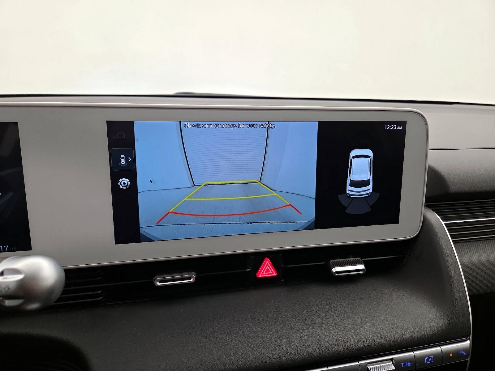 2024 Hyundai IONIQ 5 SE - Photo 16