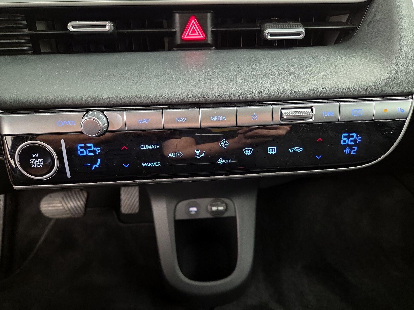 2024 Hyundai IONIQ 5 SE - Photo 18