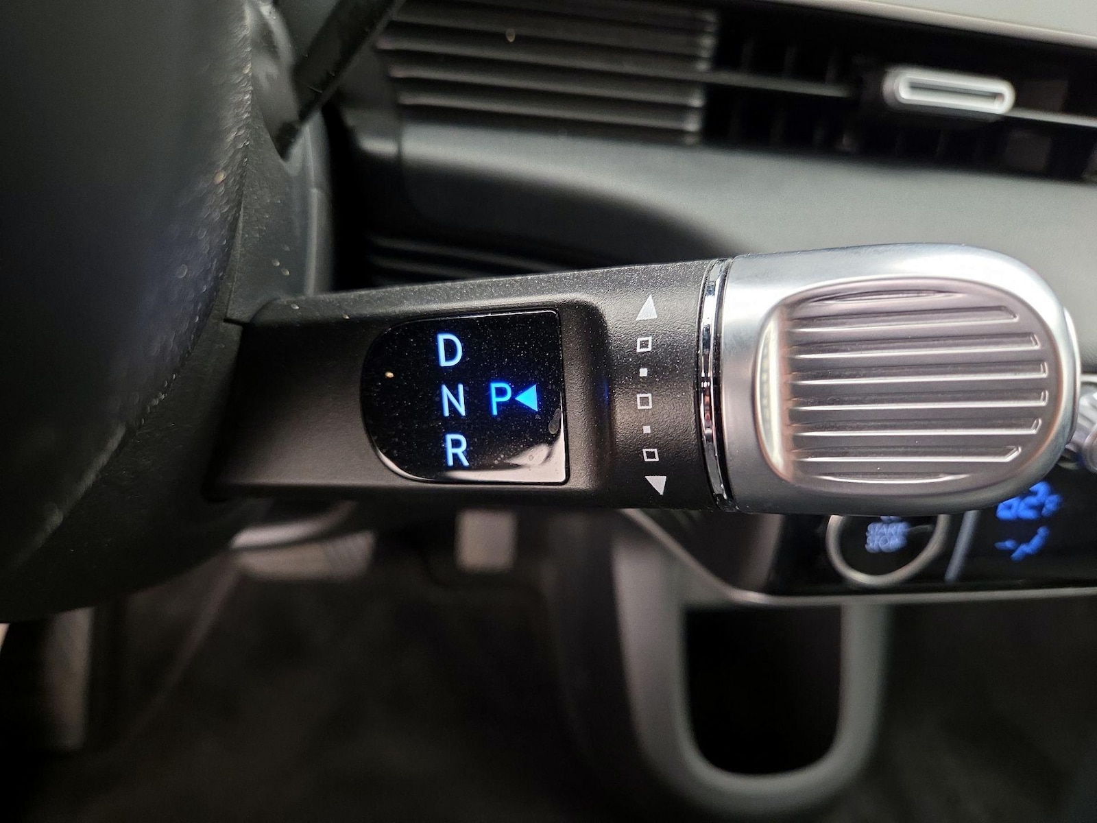 2024 Hyundai IONIQ 5 SE - Photo 19