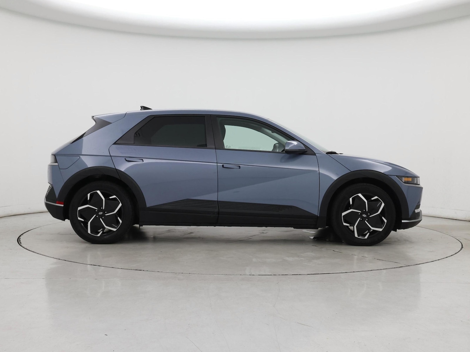 2024 Hyundai IONIQ 5 SE - Photo 8