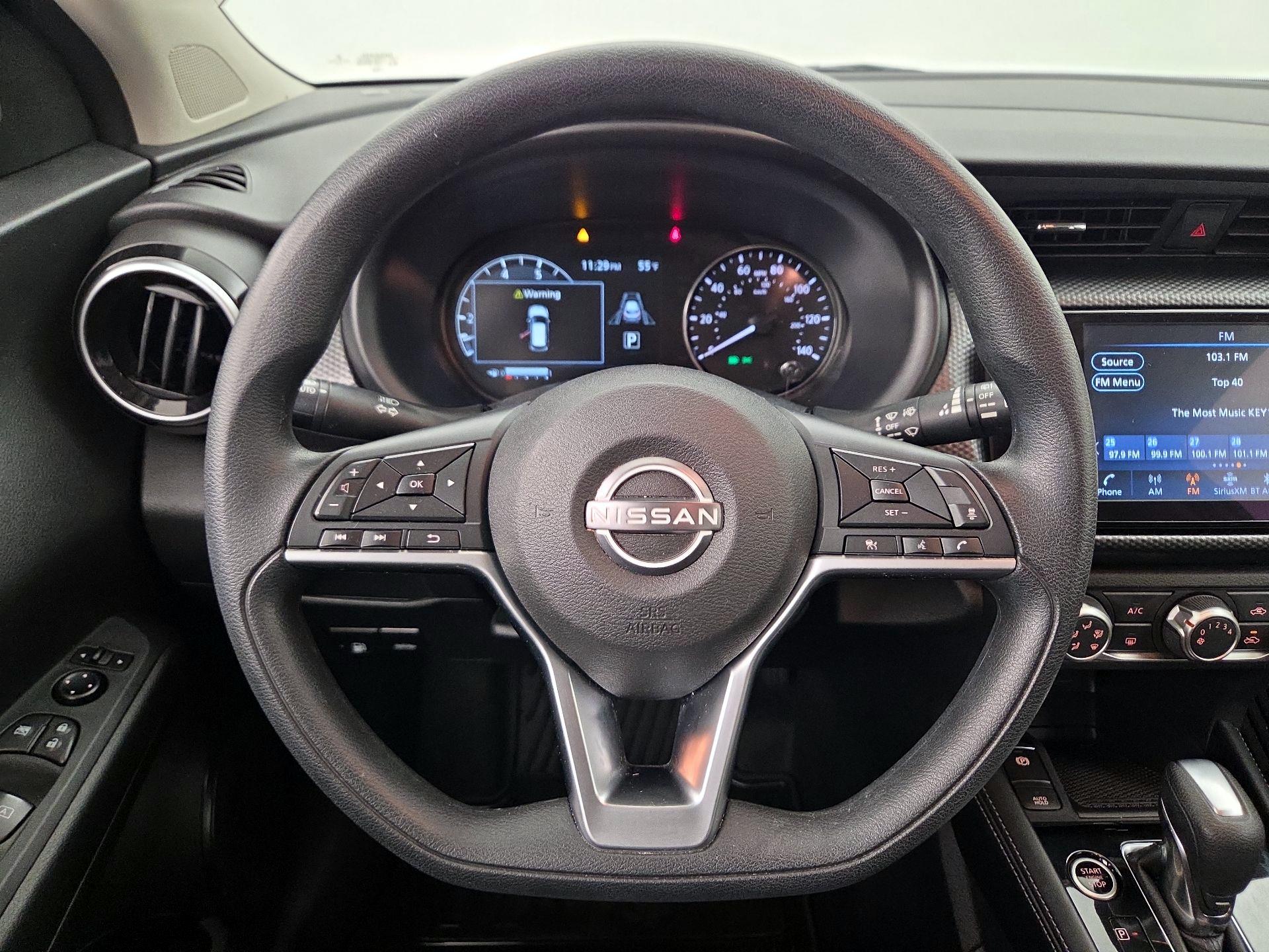 Thumbnail: 2023 Nissan Kicks - 10