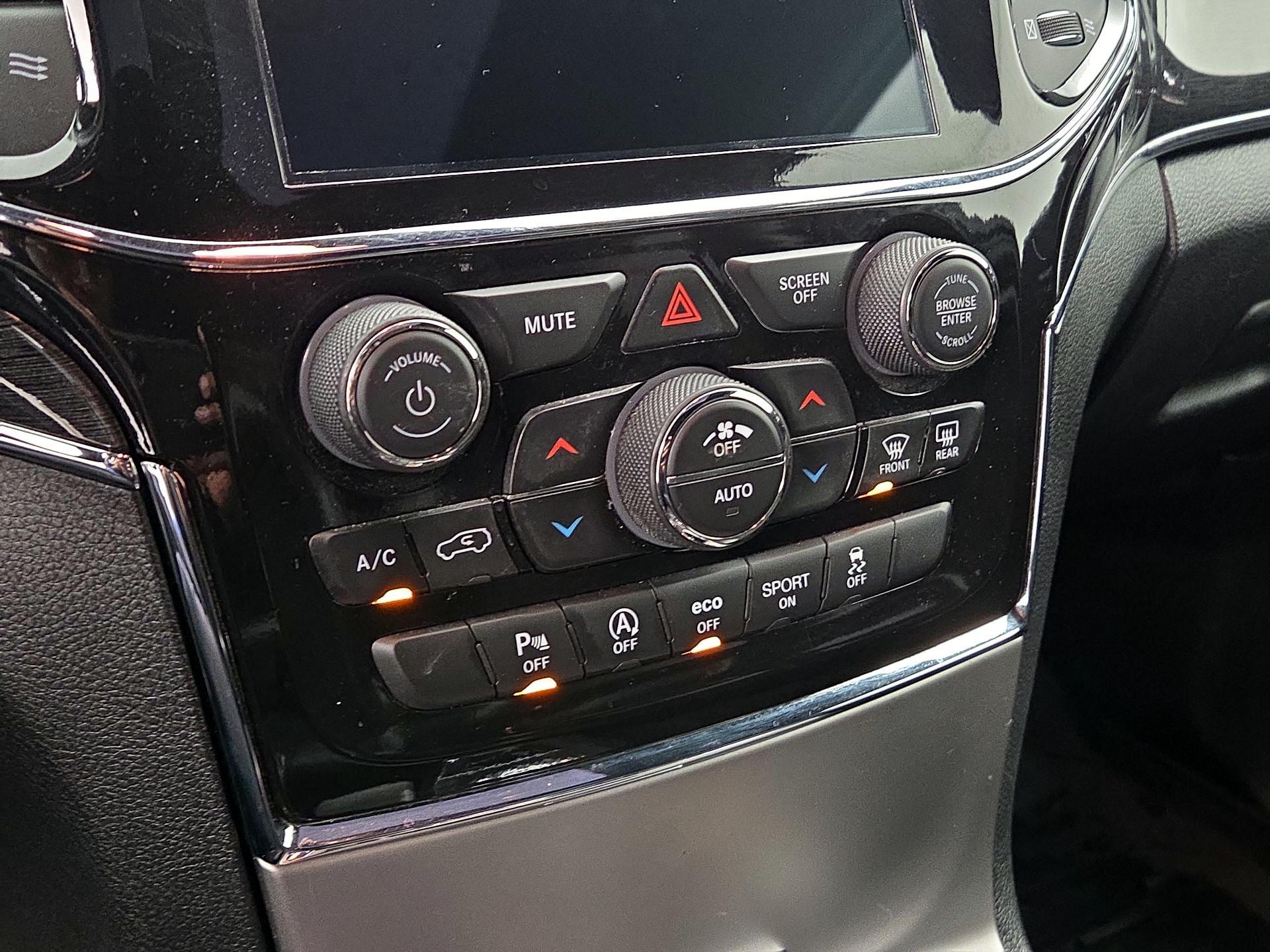 Thumbnail: 2021 Jeep Grand Cherokee - 17